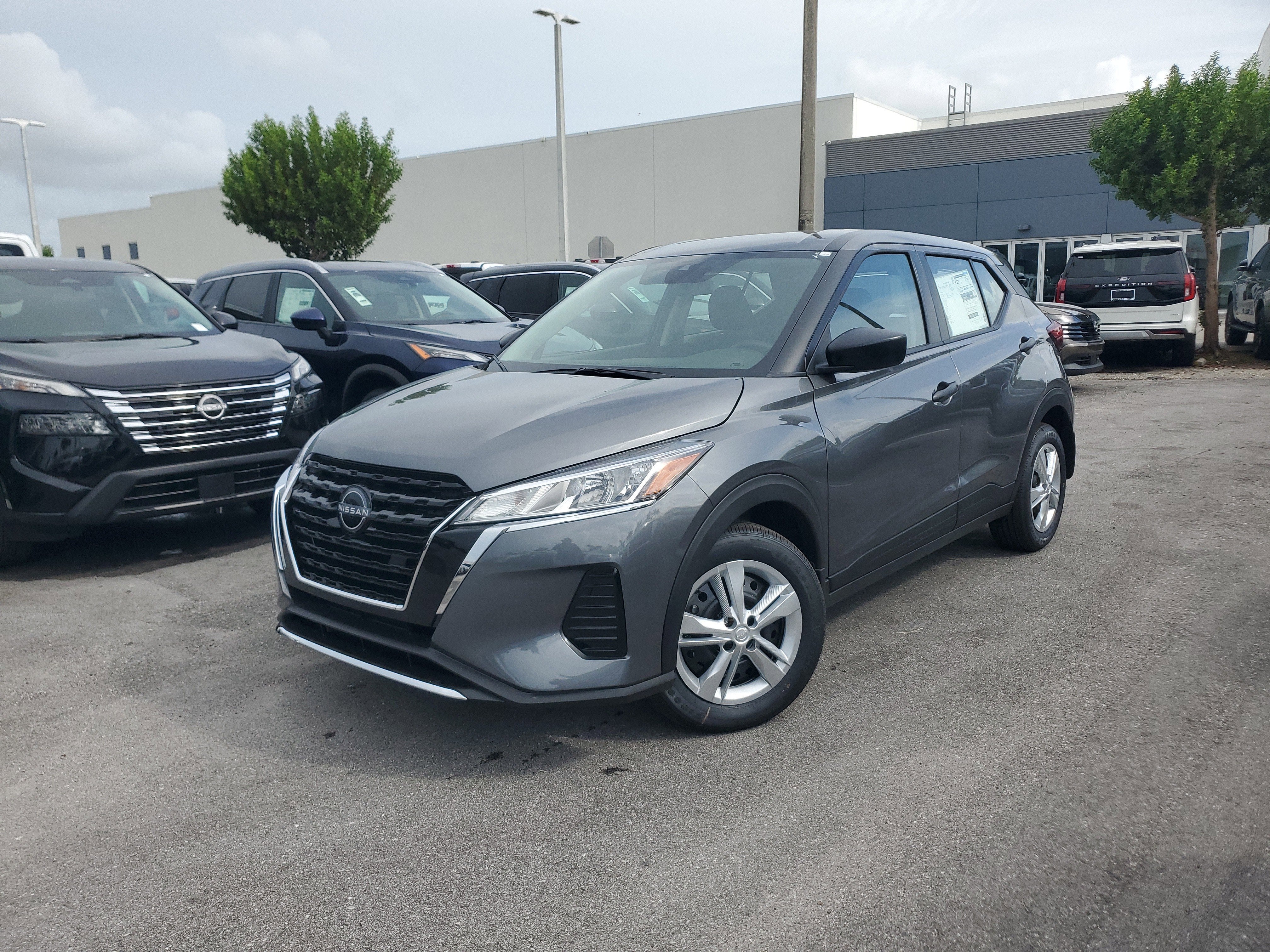 2025 Nissan Kicks Play S