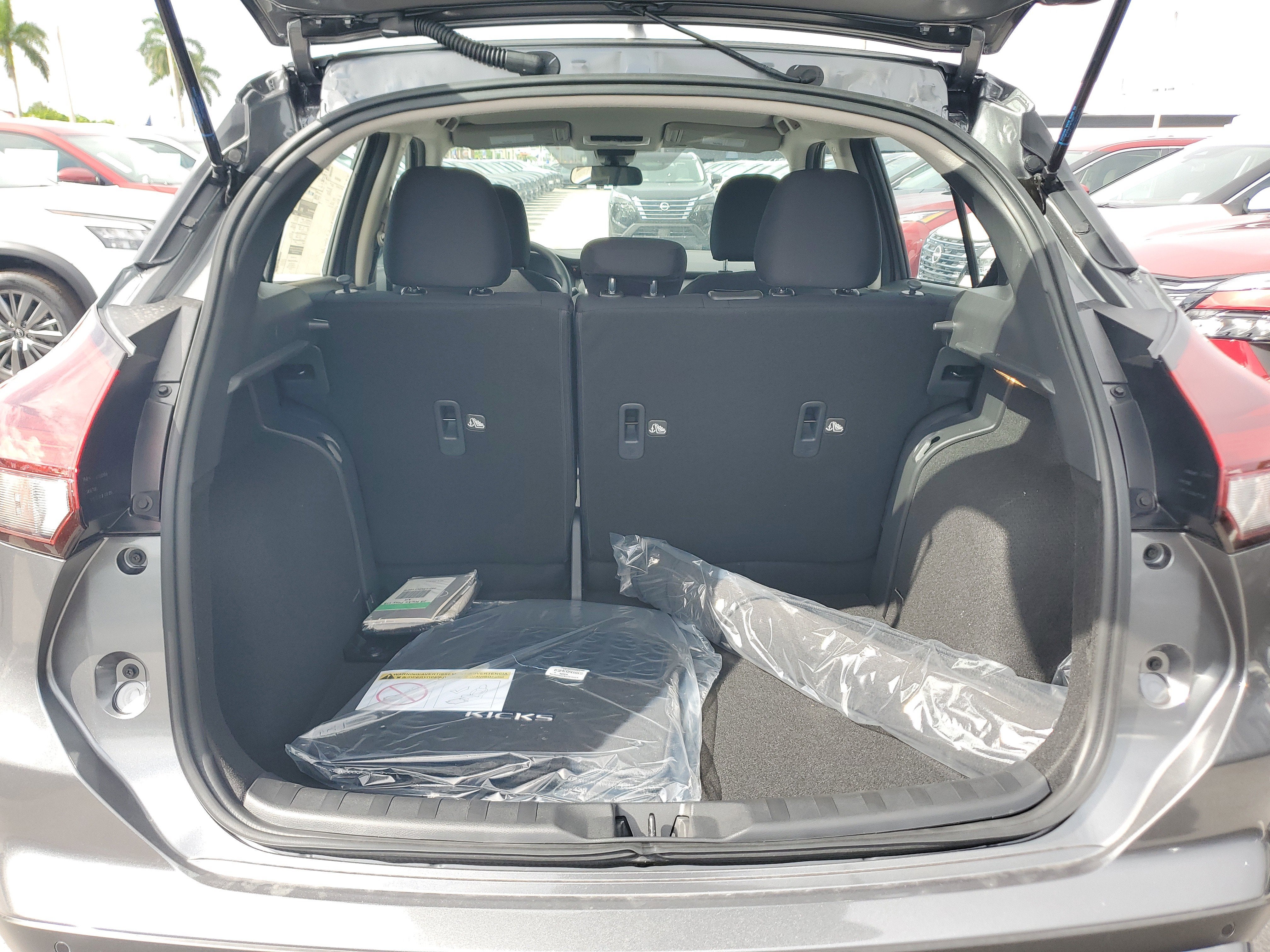 2025 Nissan Kicks Play S