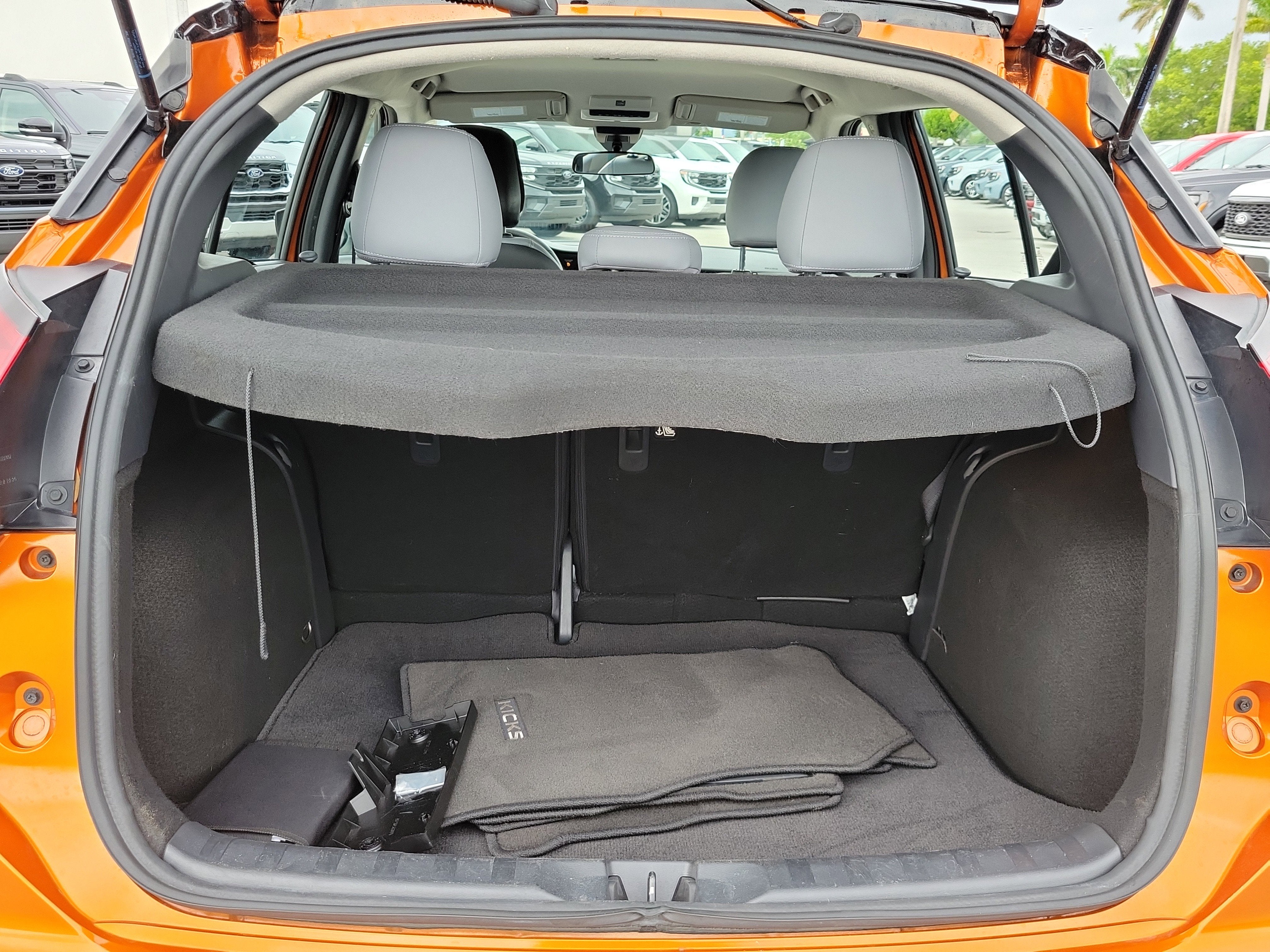 2024 Nissan Kicks SR