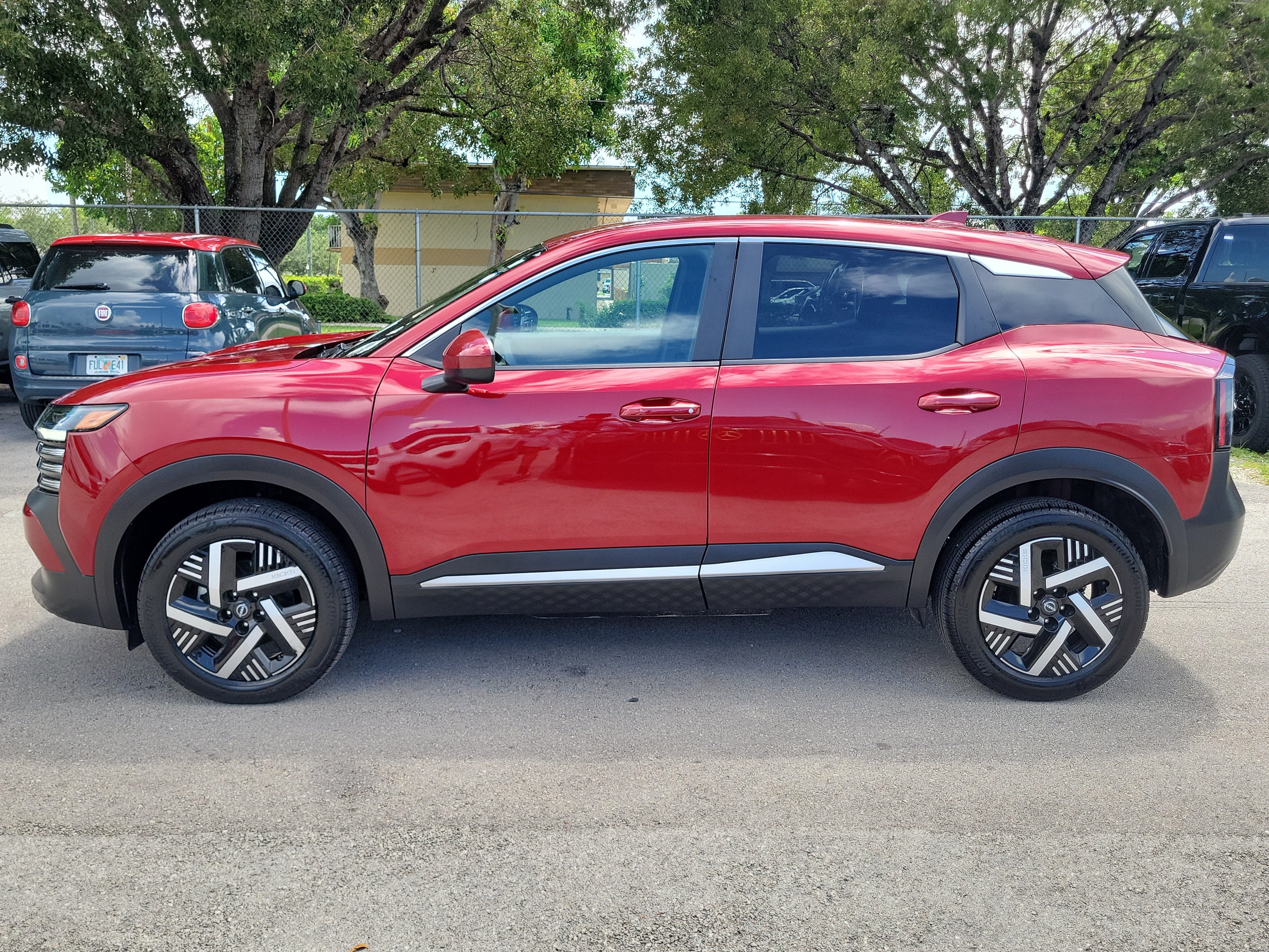 2025 Nissan Kicks SV