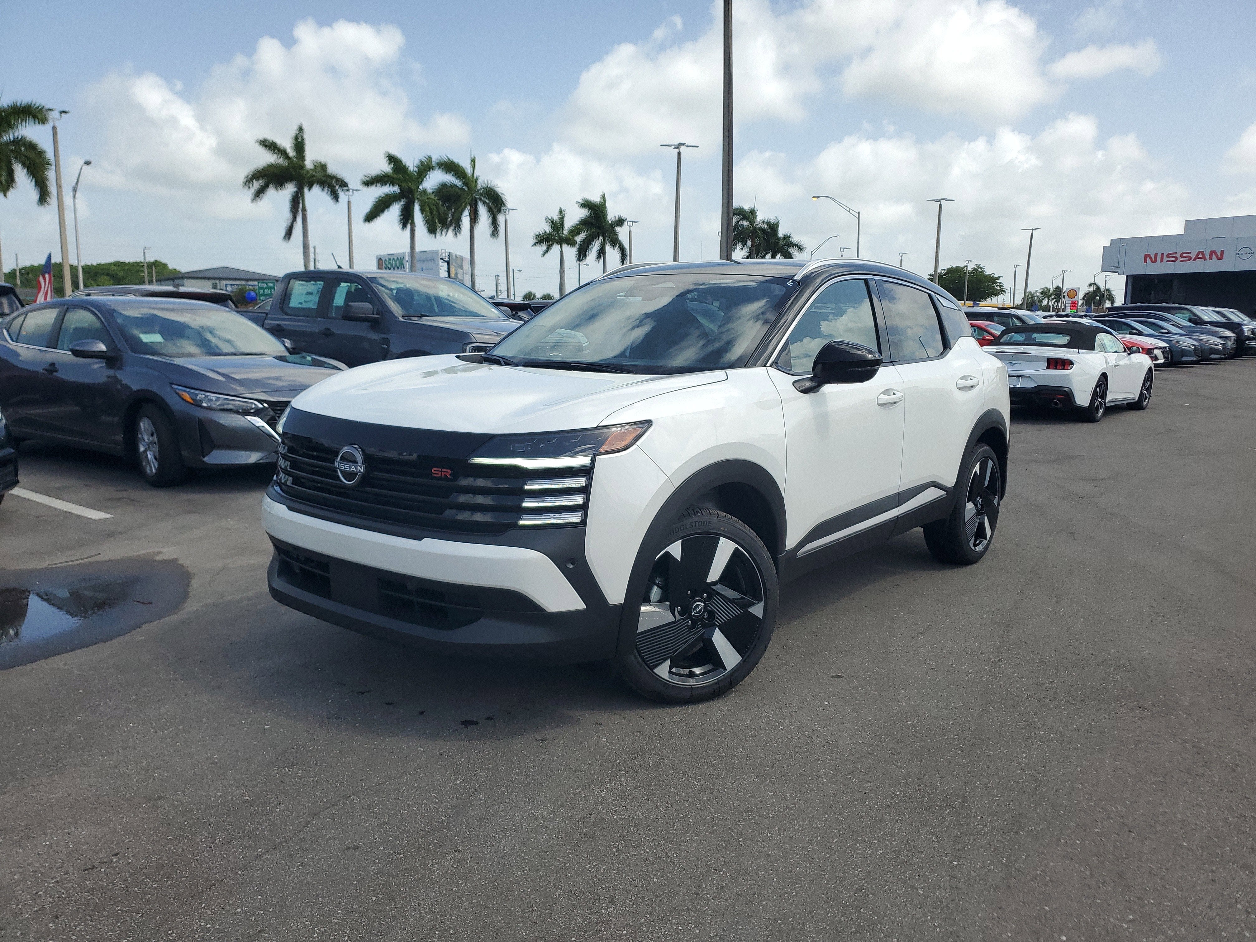 2025 Nissan Kicks SR