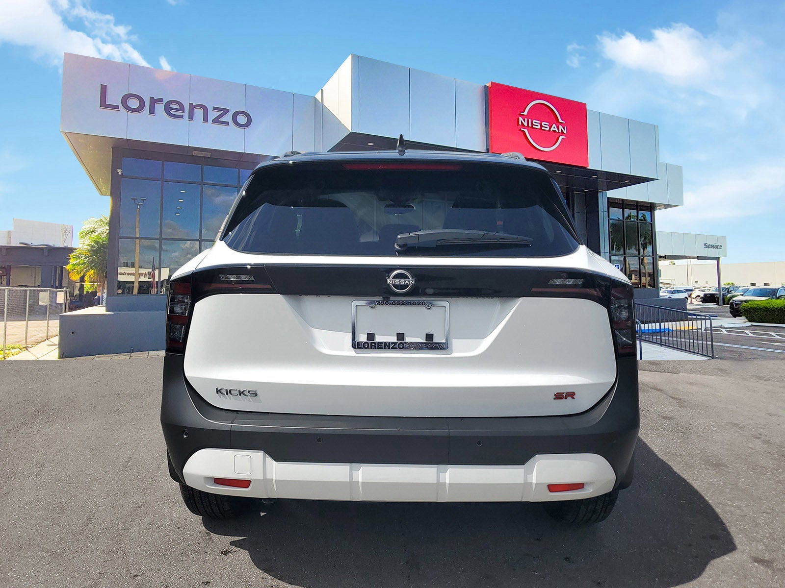 2025 Nissan Kicks SR