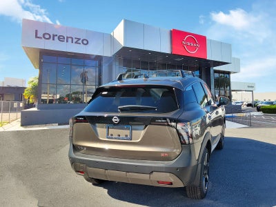 2025 Nissan Kicks SR