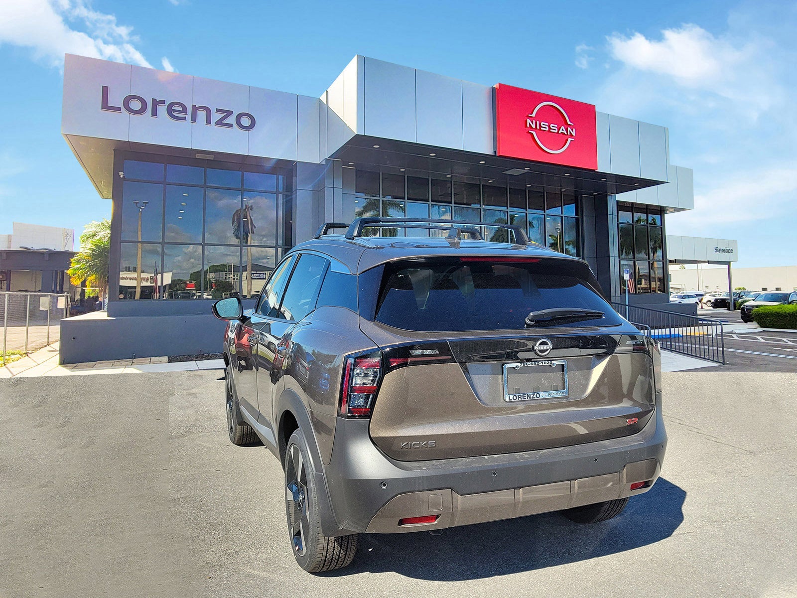 2025 Nissan Kicks SR