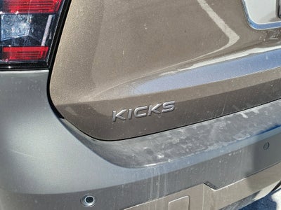 2025 Nissan Kicks SR