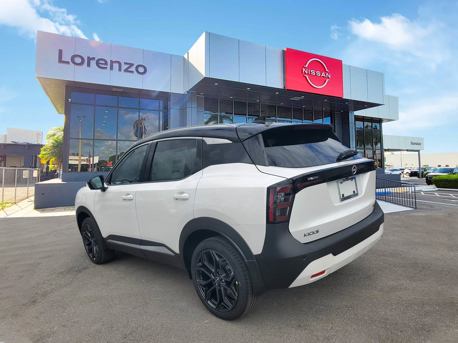 2026 Nissan Kicks SR