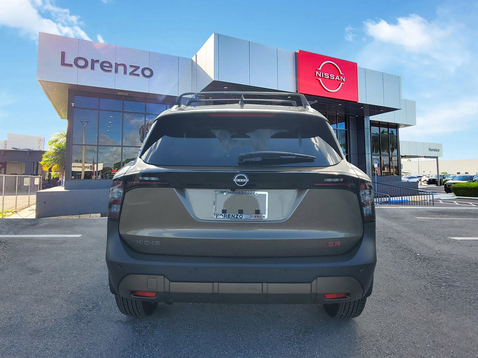 2026 Nissan Kicks SR