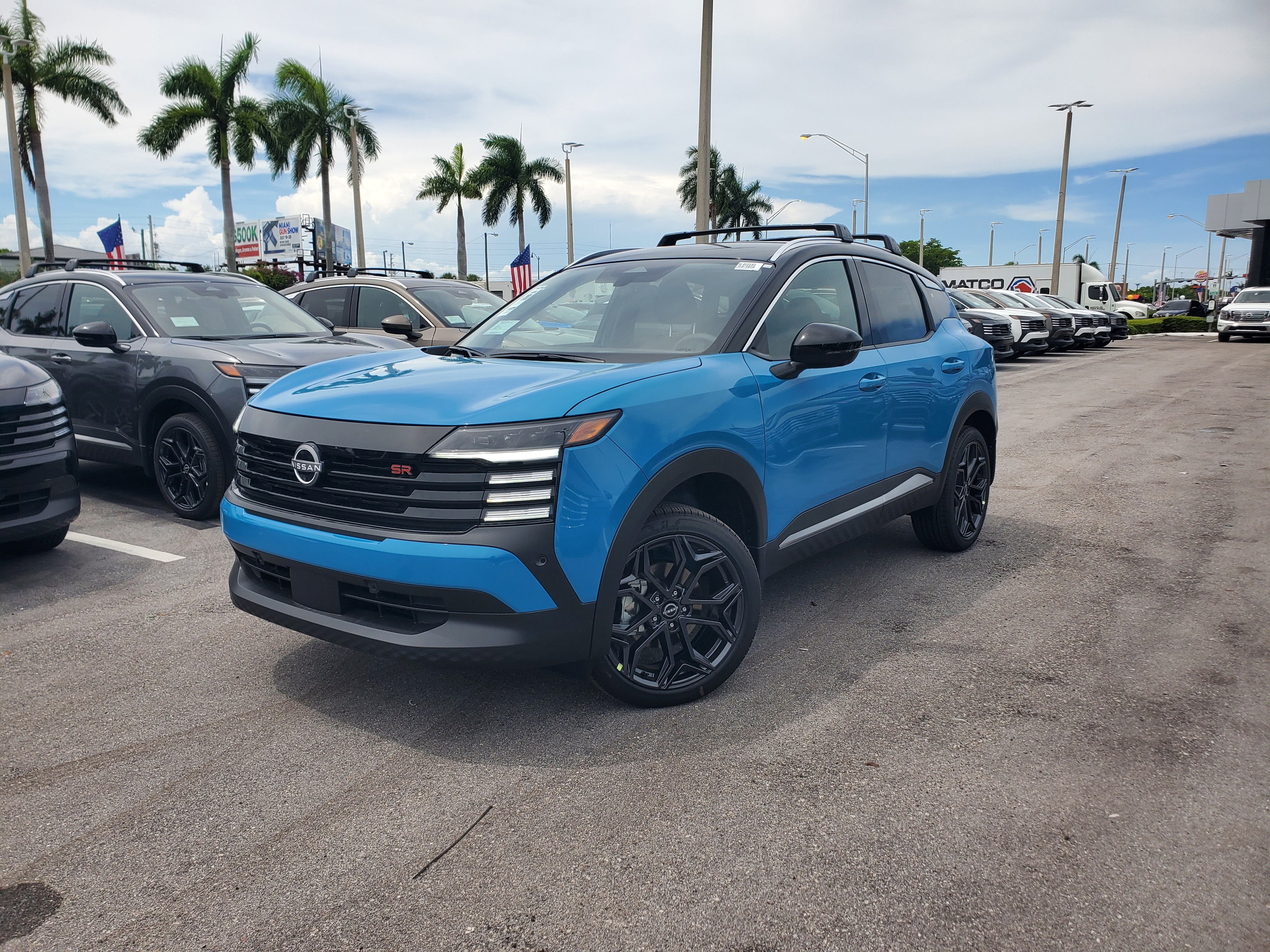 2025 Nissan Kicks SR