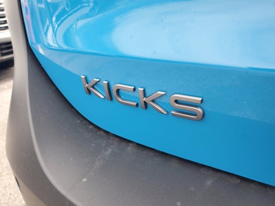2025 Nissan Kicks SR