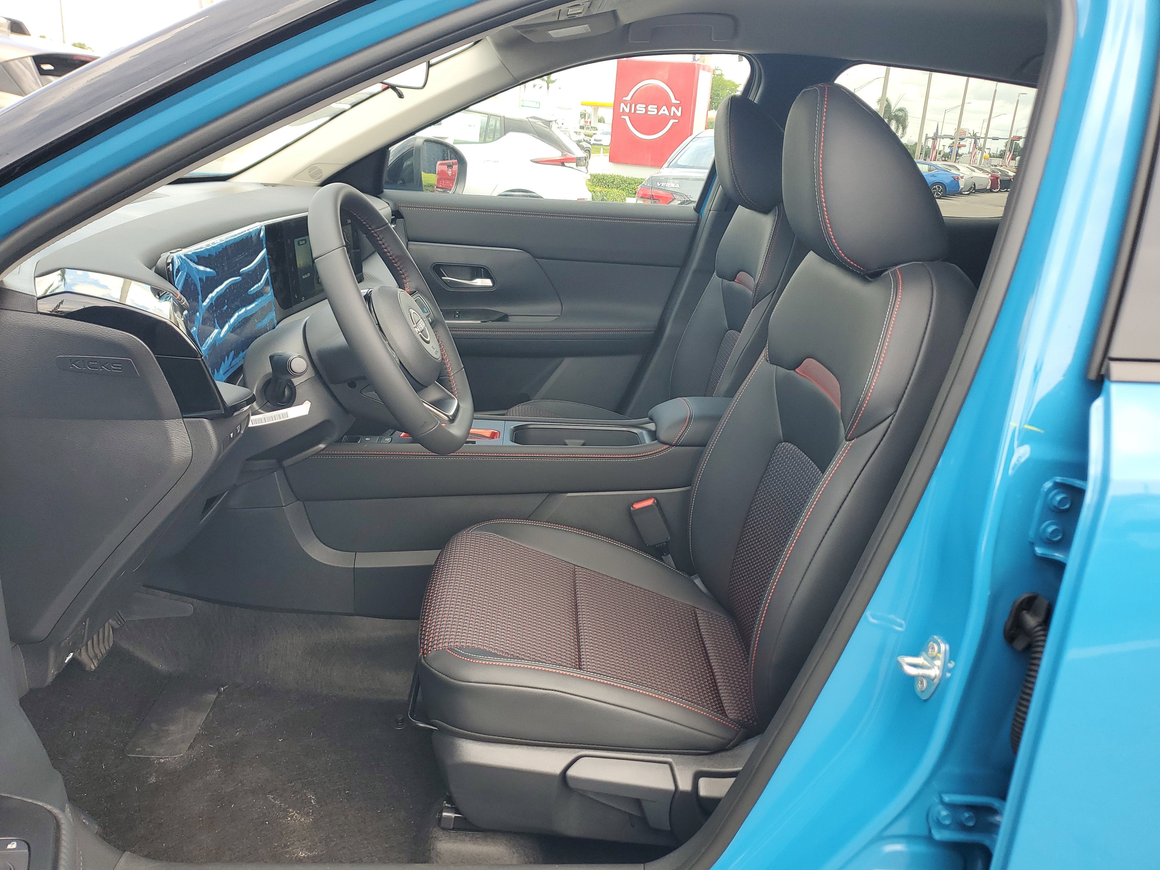 2025 Nissan Kicks SR