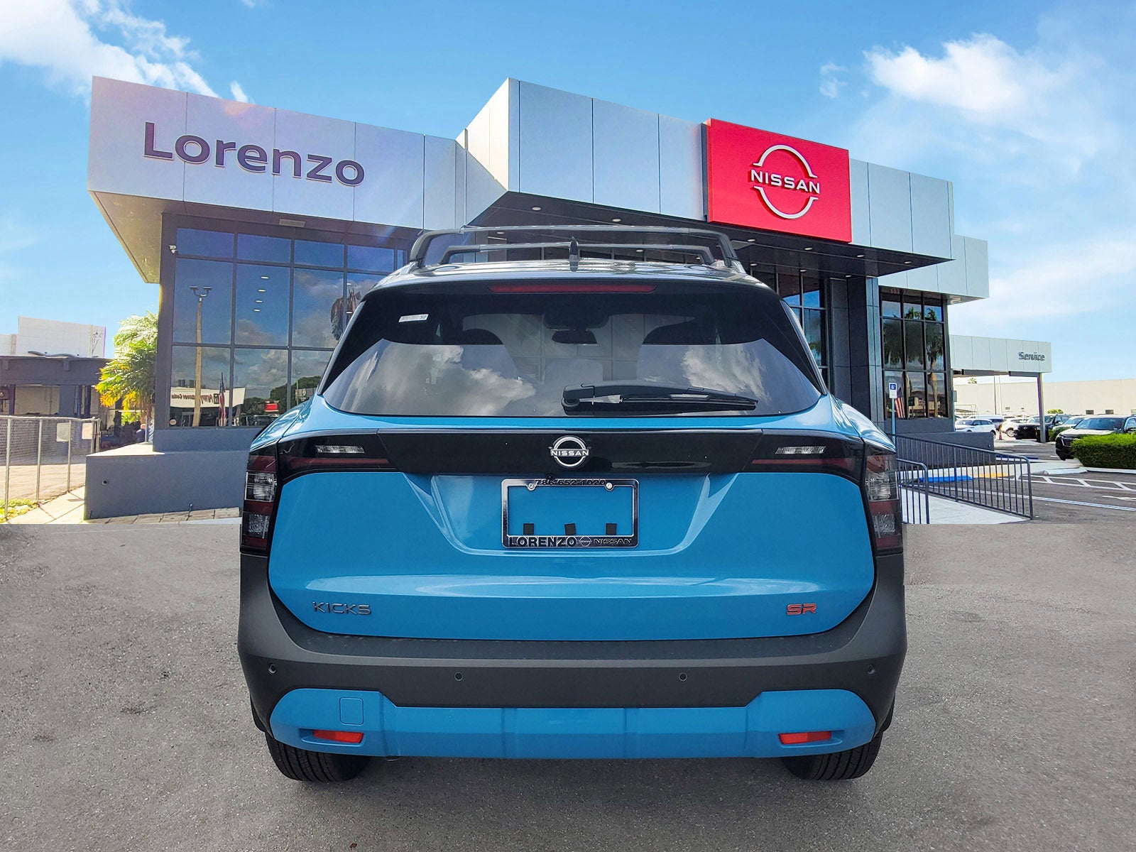 2025 Nissan Kicks SR