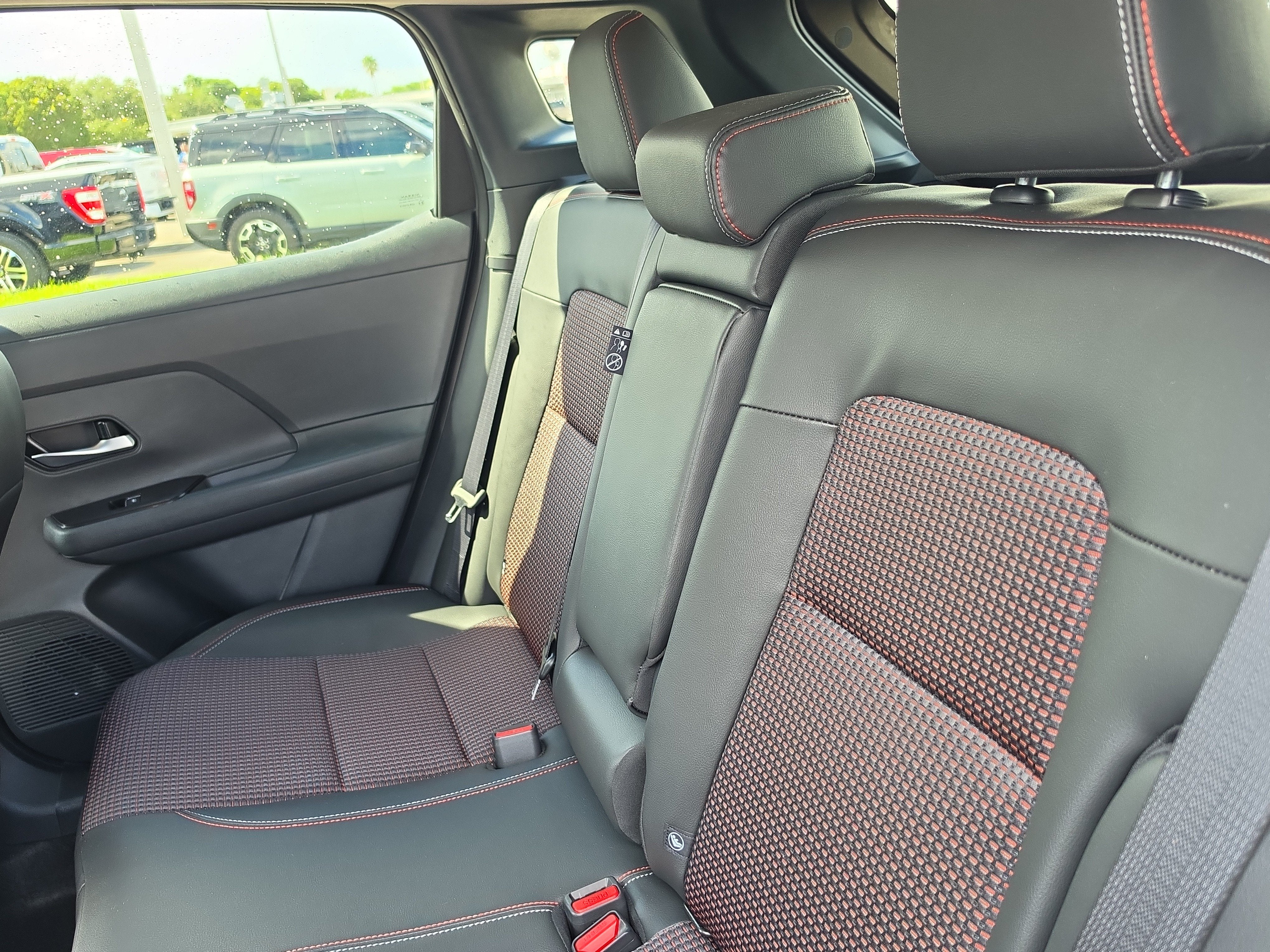 2026 Nissan Kicks SR 4WD