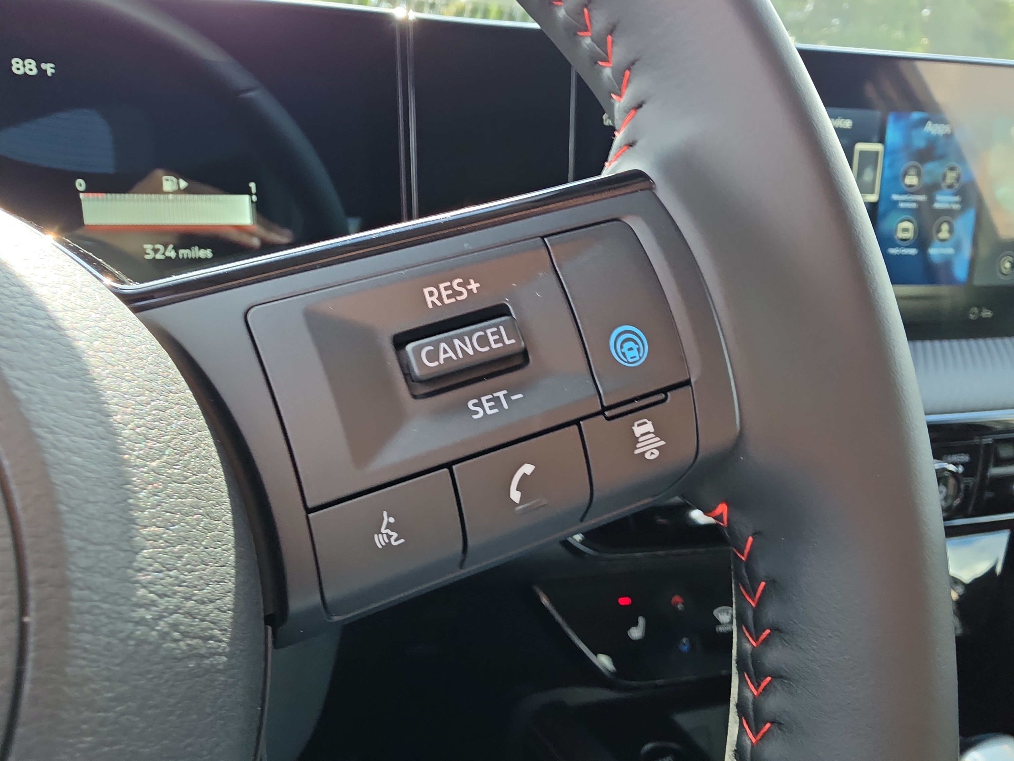 2026 Nissan Kicks SR 4WD