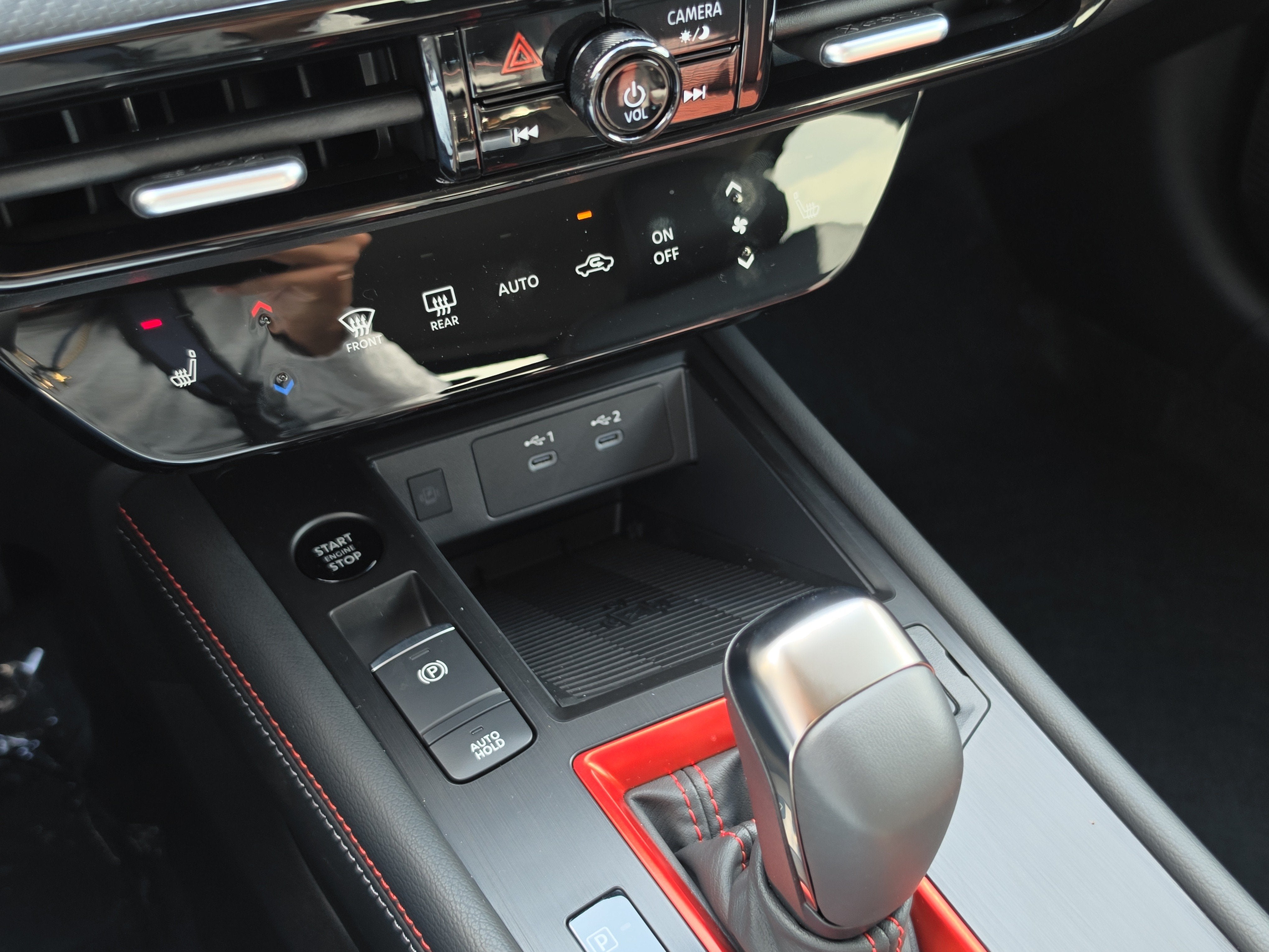 2026 Nissan Kicks SR 4WD