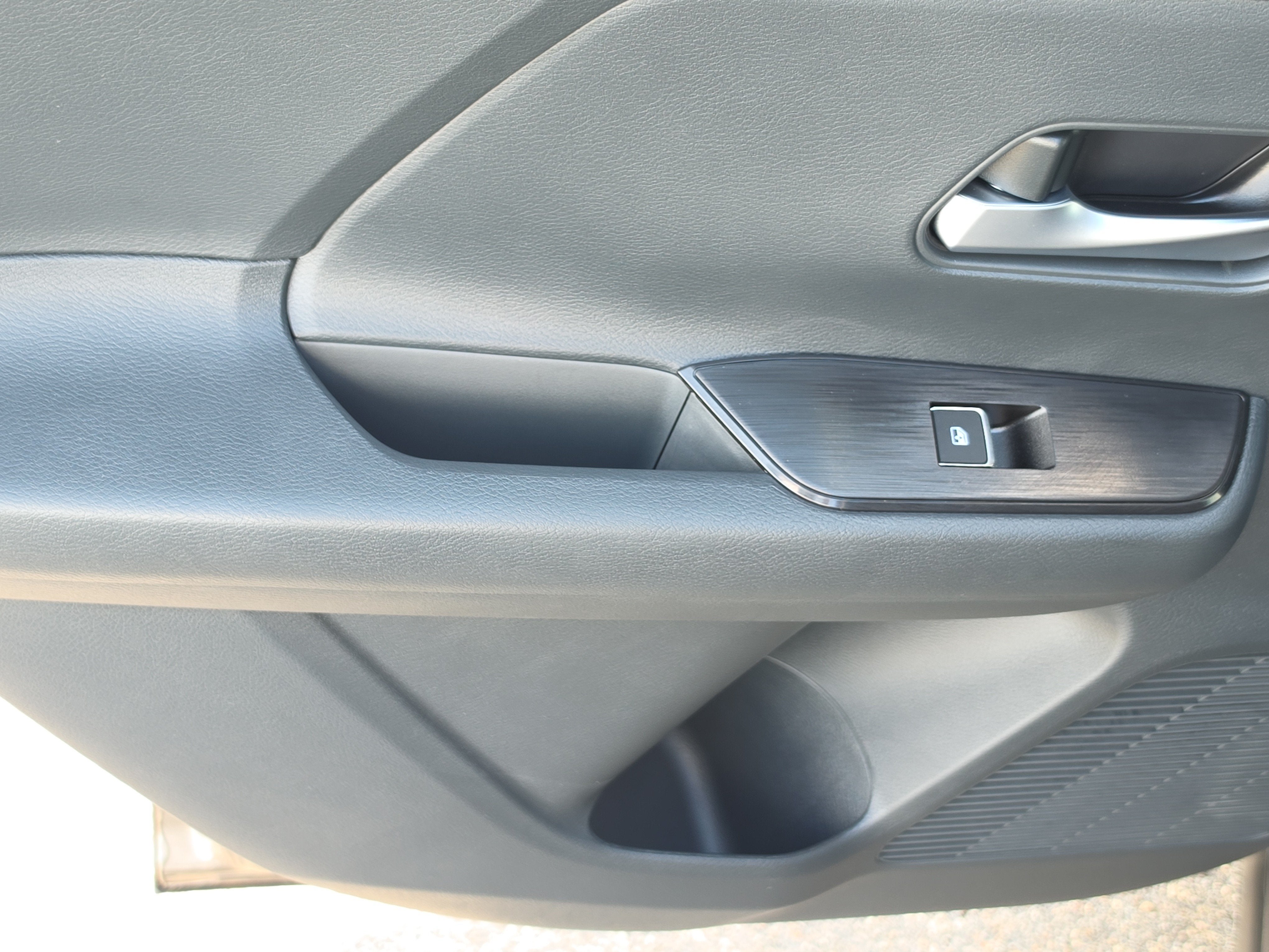 2026 Nissan Kicks SR 4WD