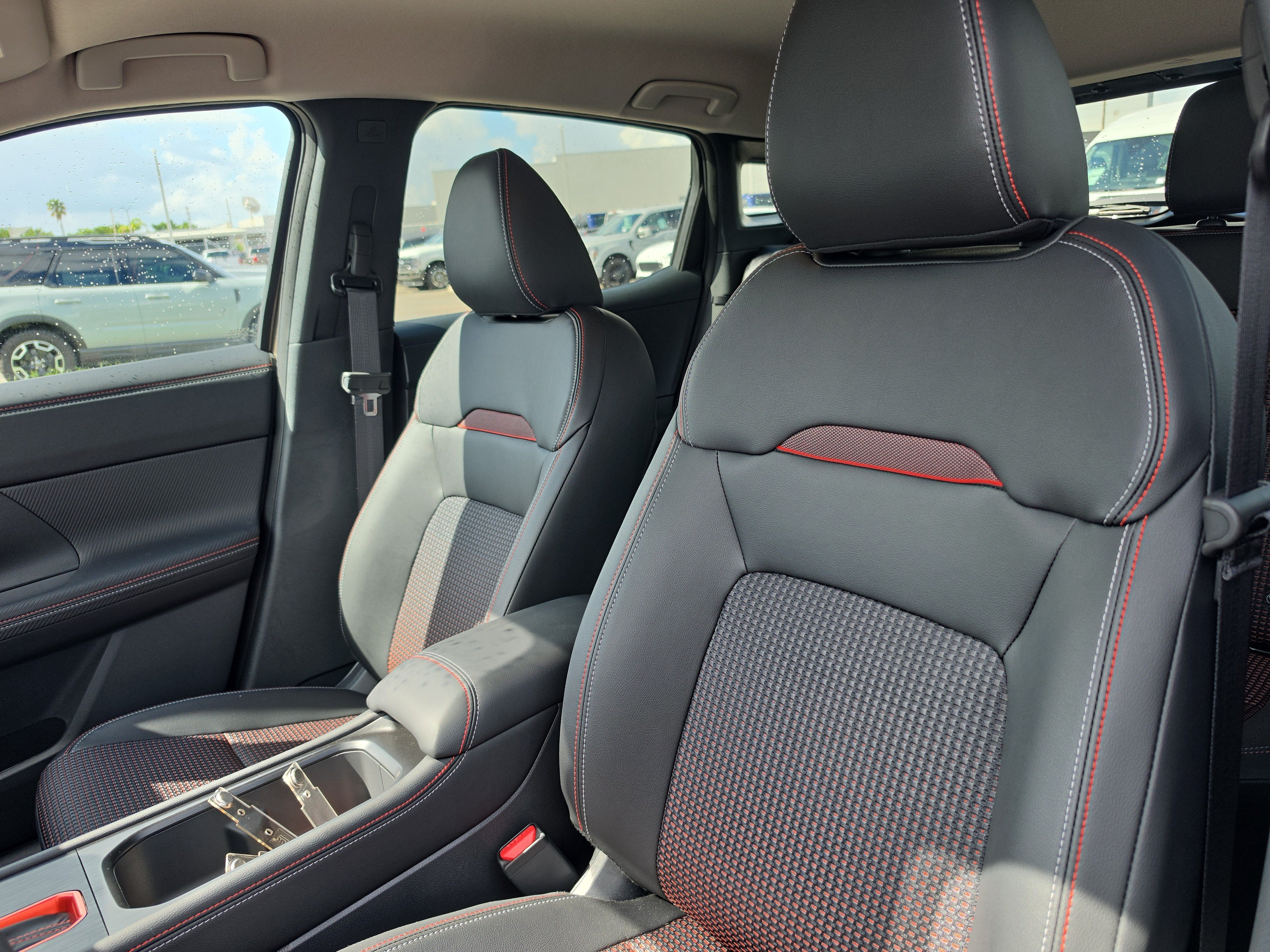2026 Nissan Kicks SR 4WD