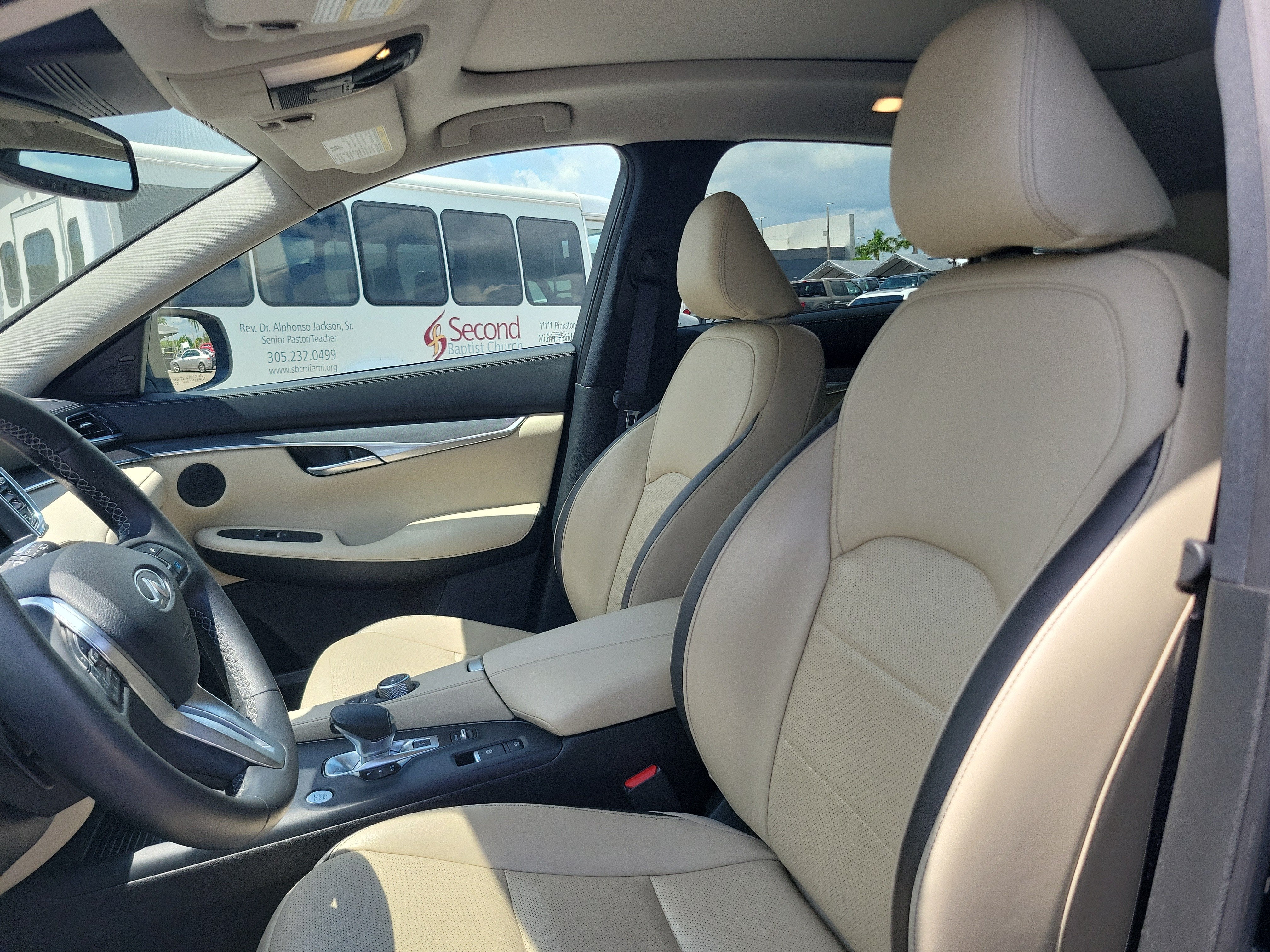 2022 INFINITI QX50 LUXE