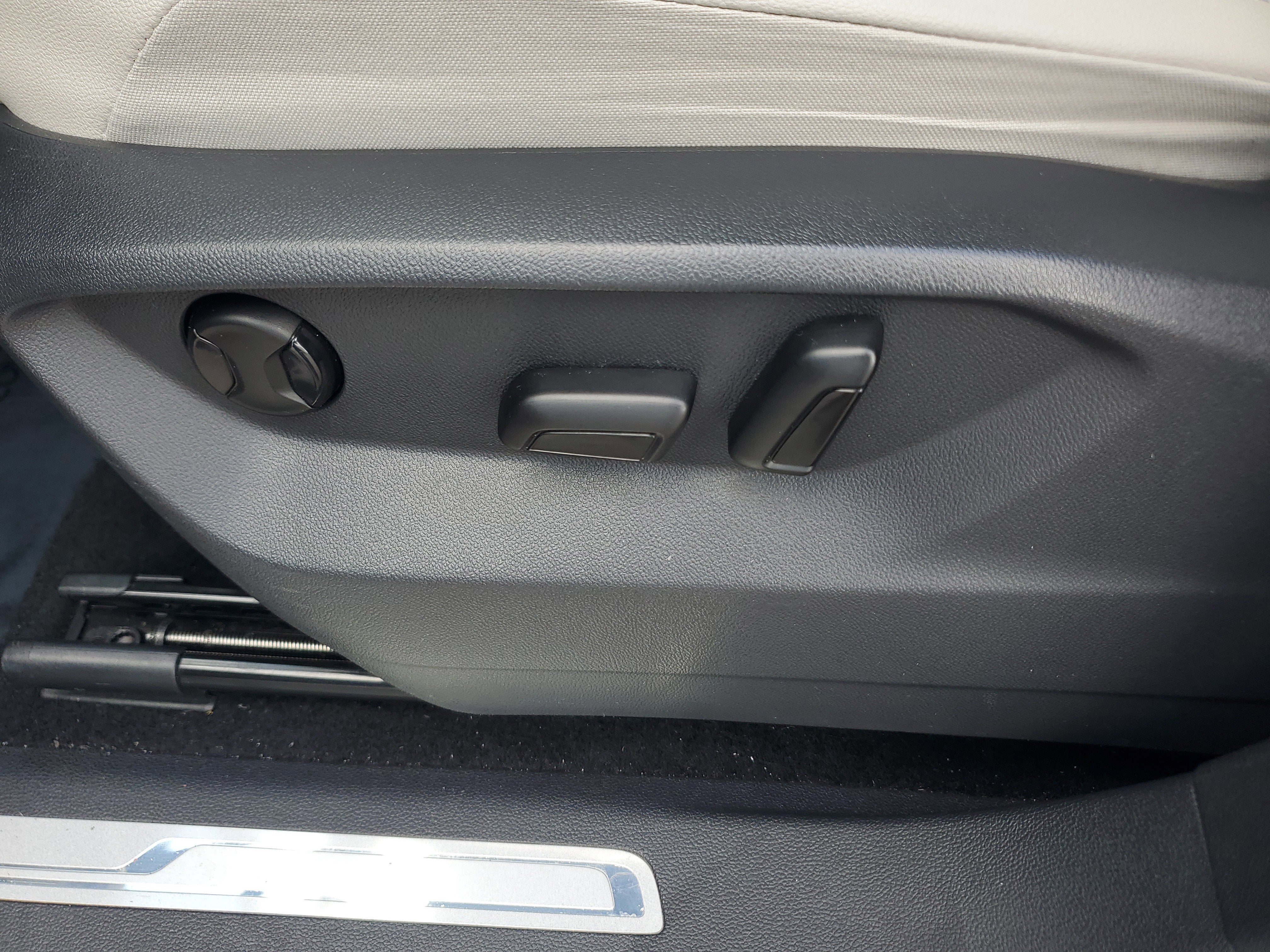 2020 Volkswagen Tiguan 2.0T SE R-Line Black