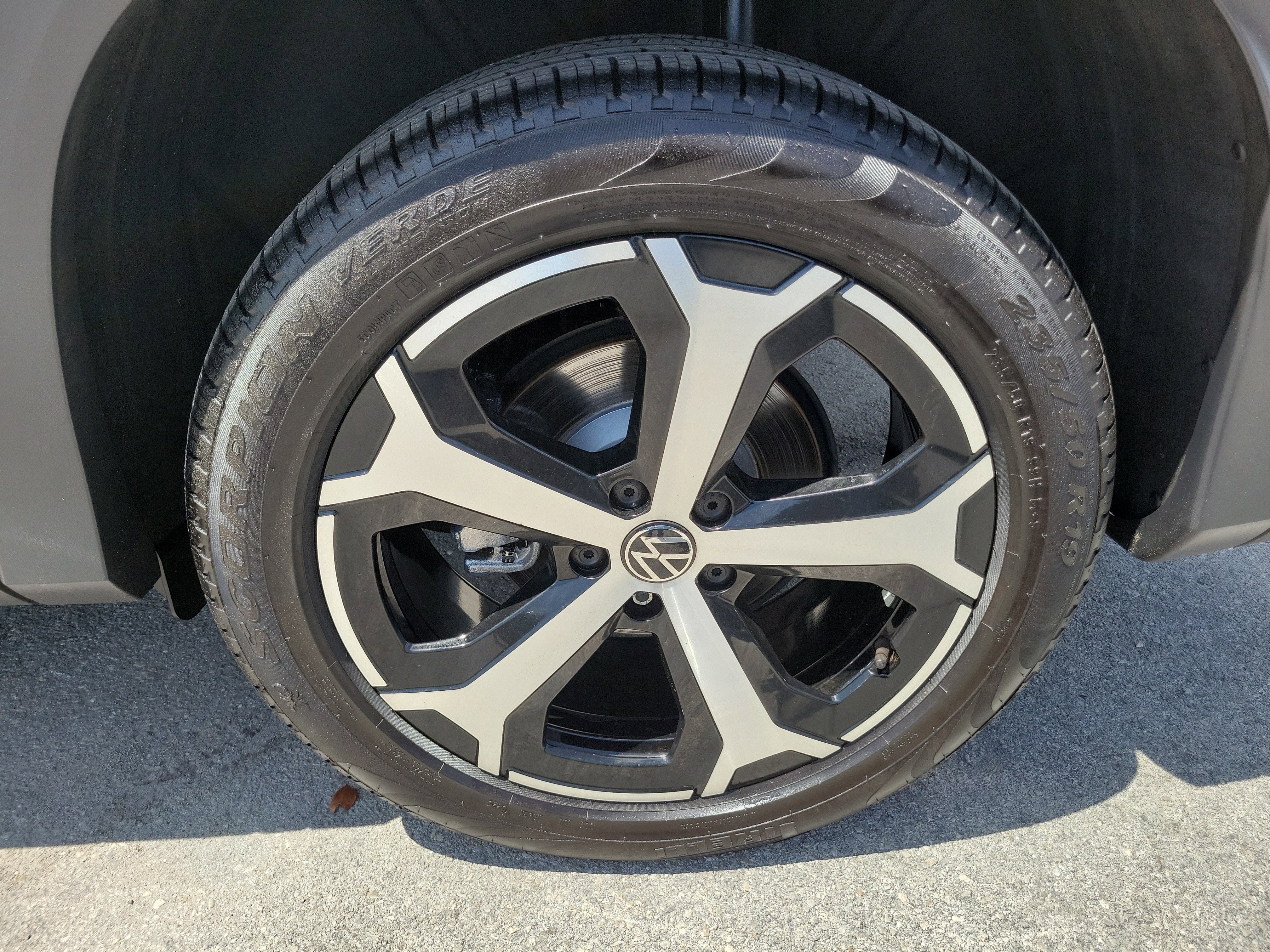 2025 Volkswagen Tiguan SE