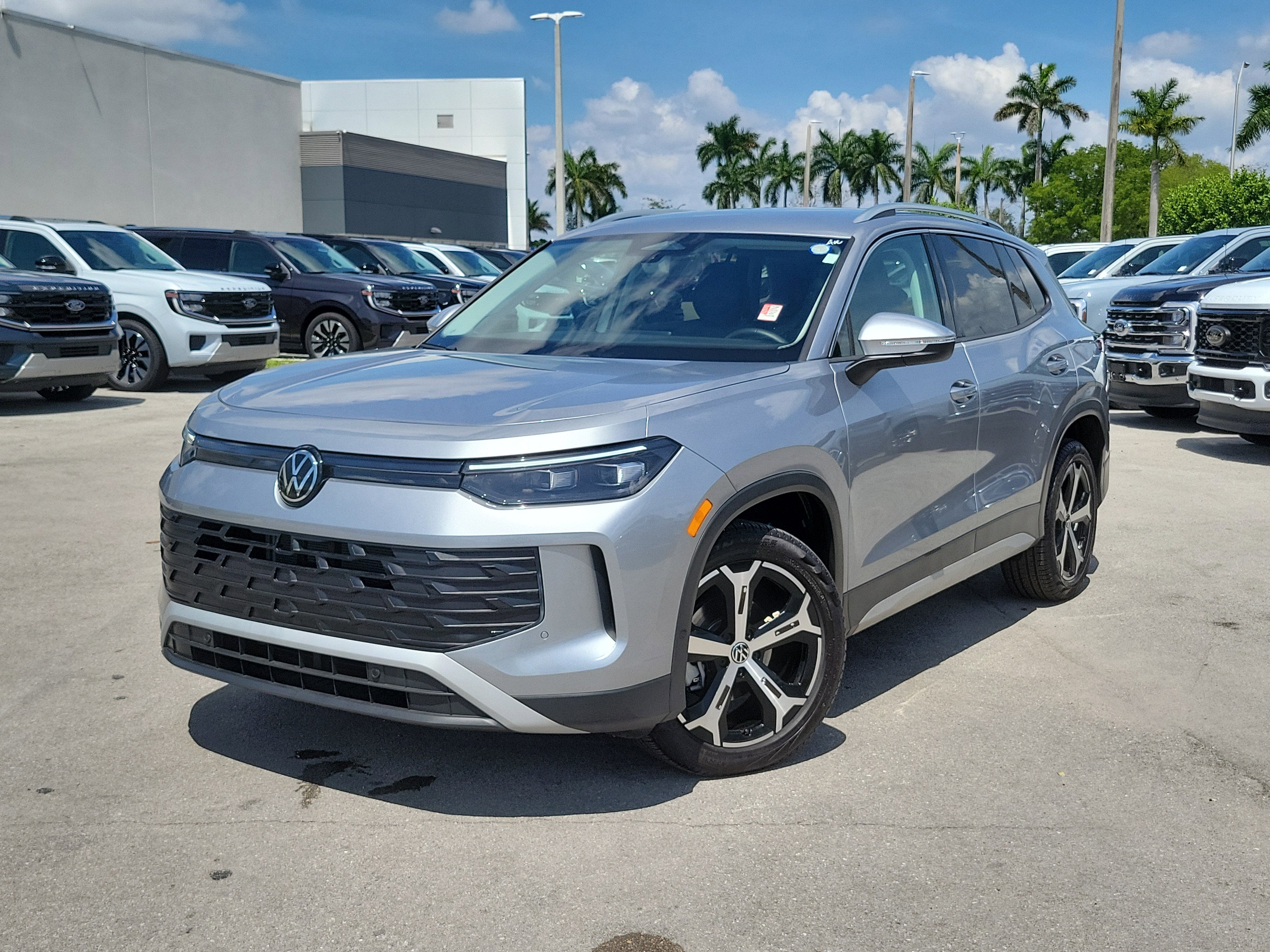 2025 Volkswagen Tiguan SE