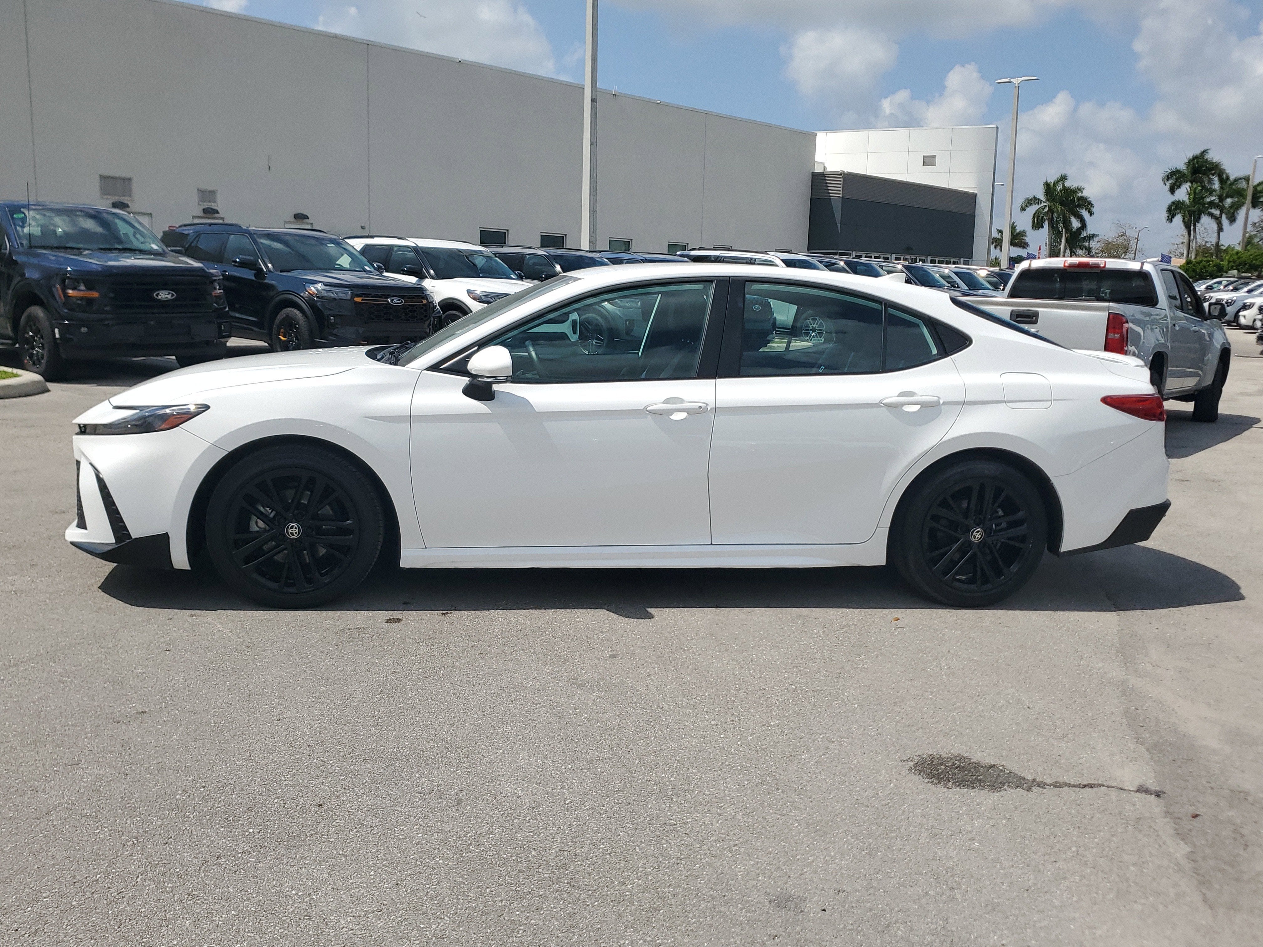 2025 Toyota Camry SE