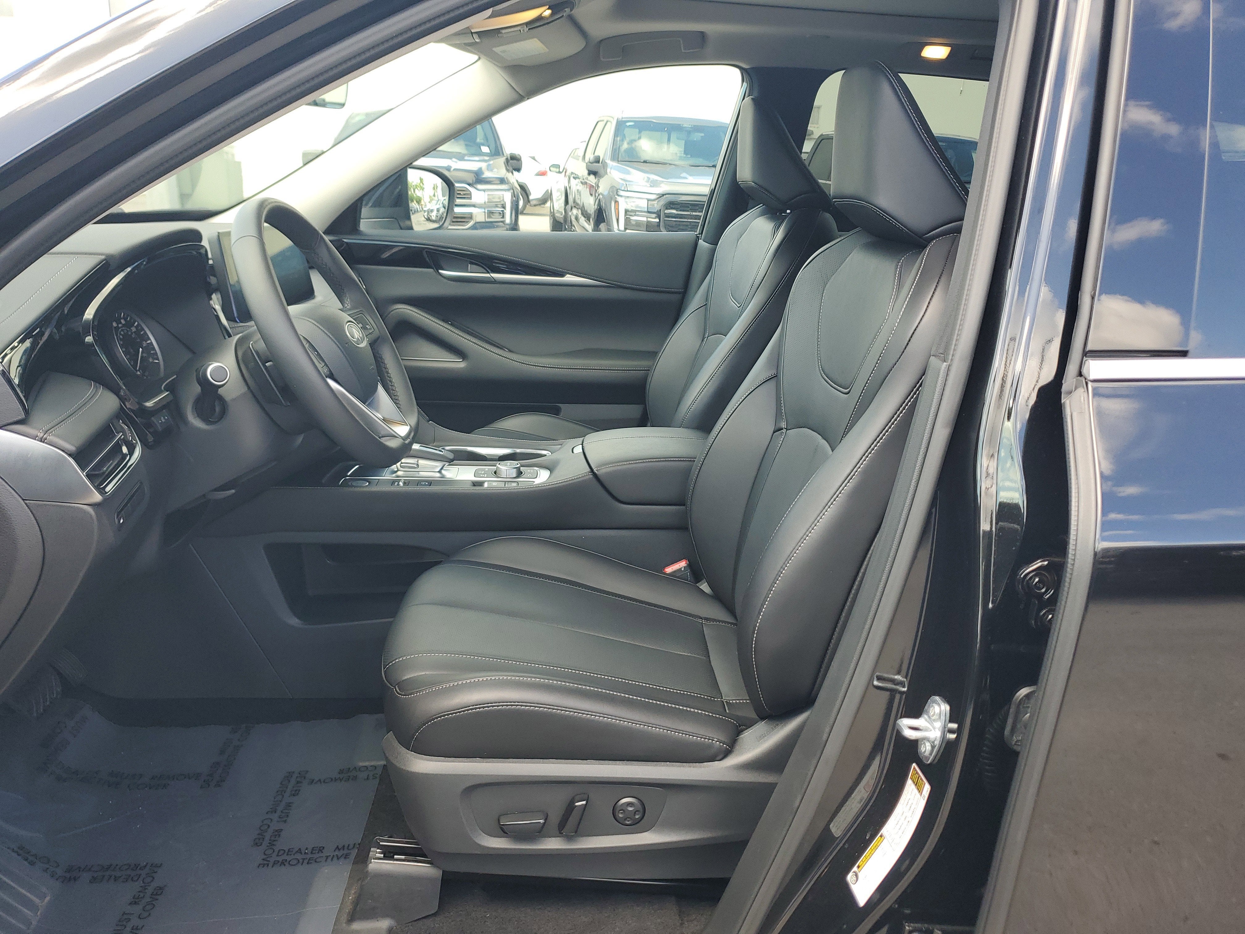 2025 INFINITI QX60 PURE