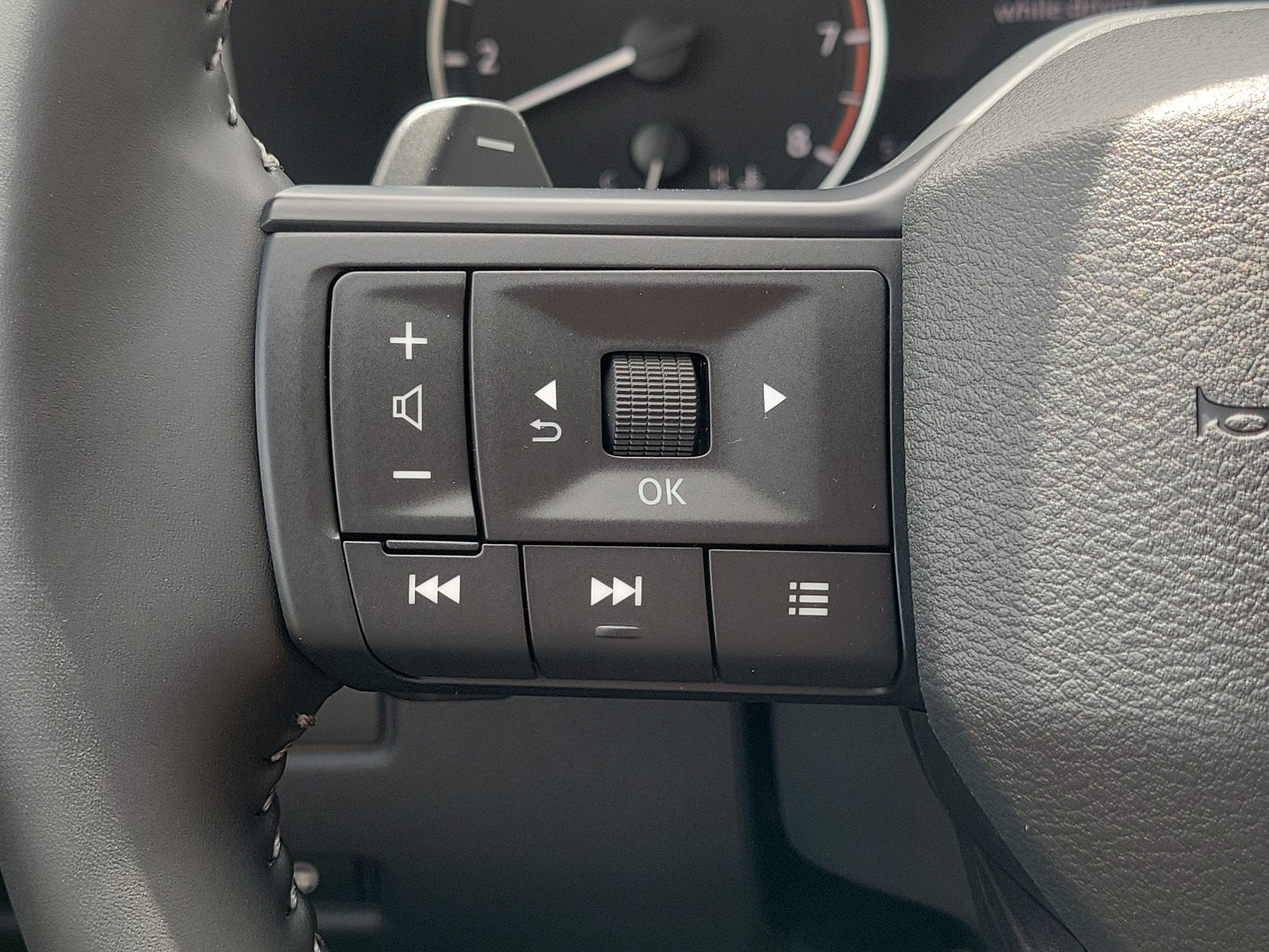 2027 Nissan Rogue SV