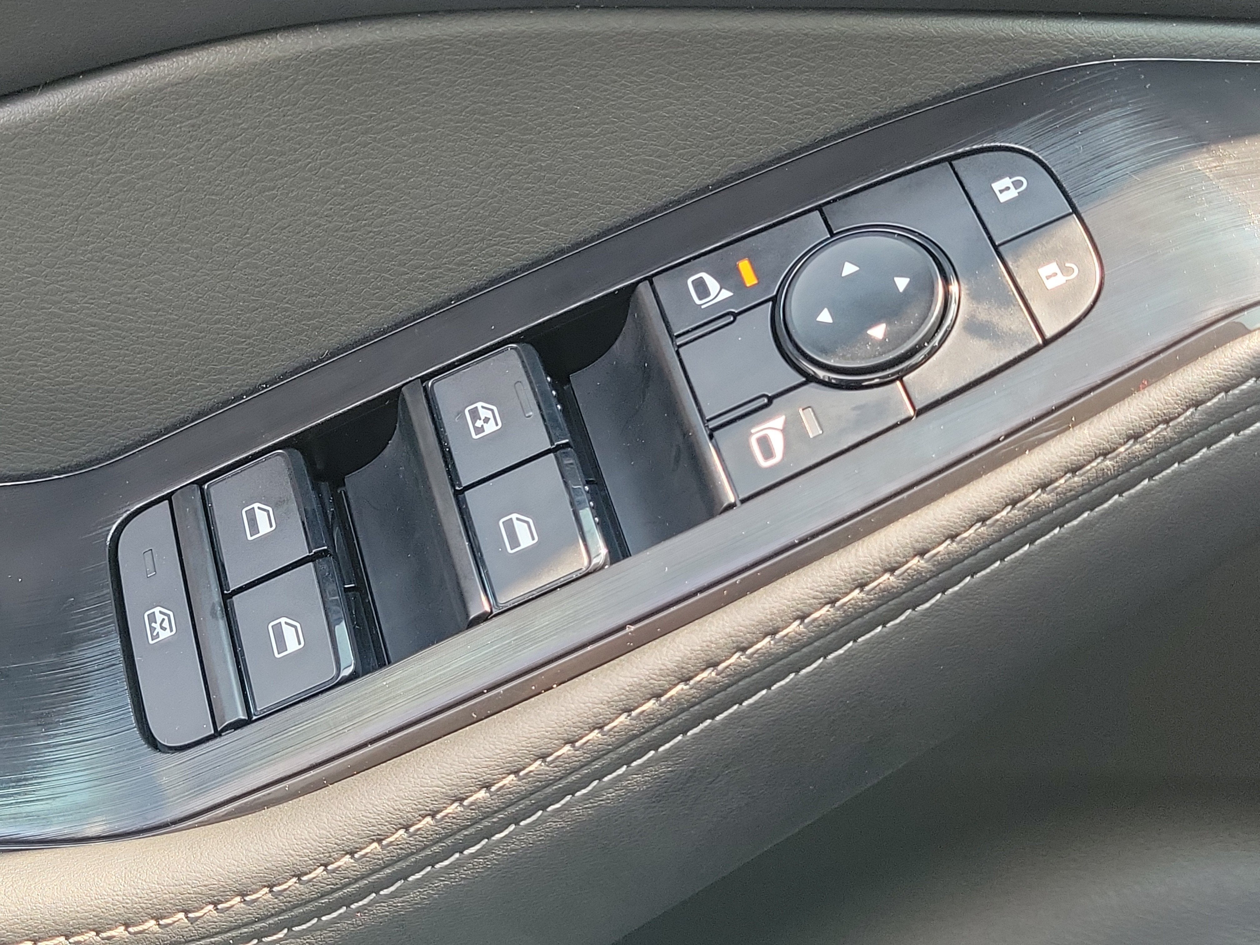 2027 Nissan Rogue SV