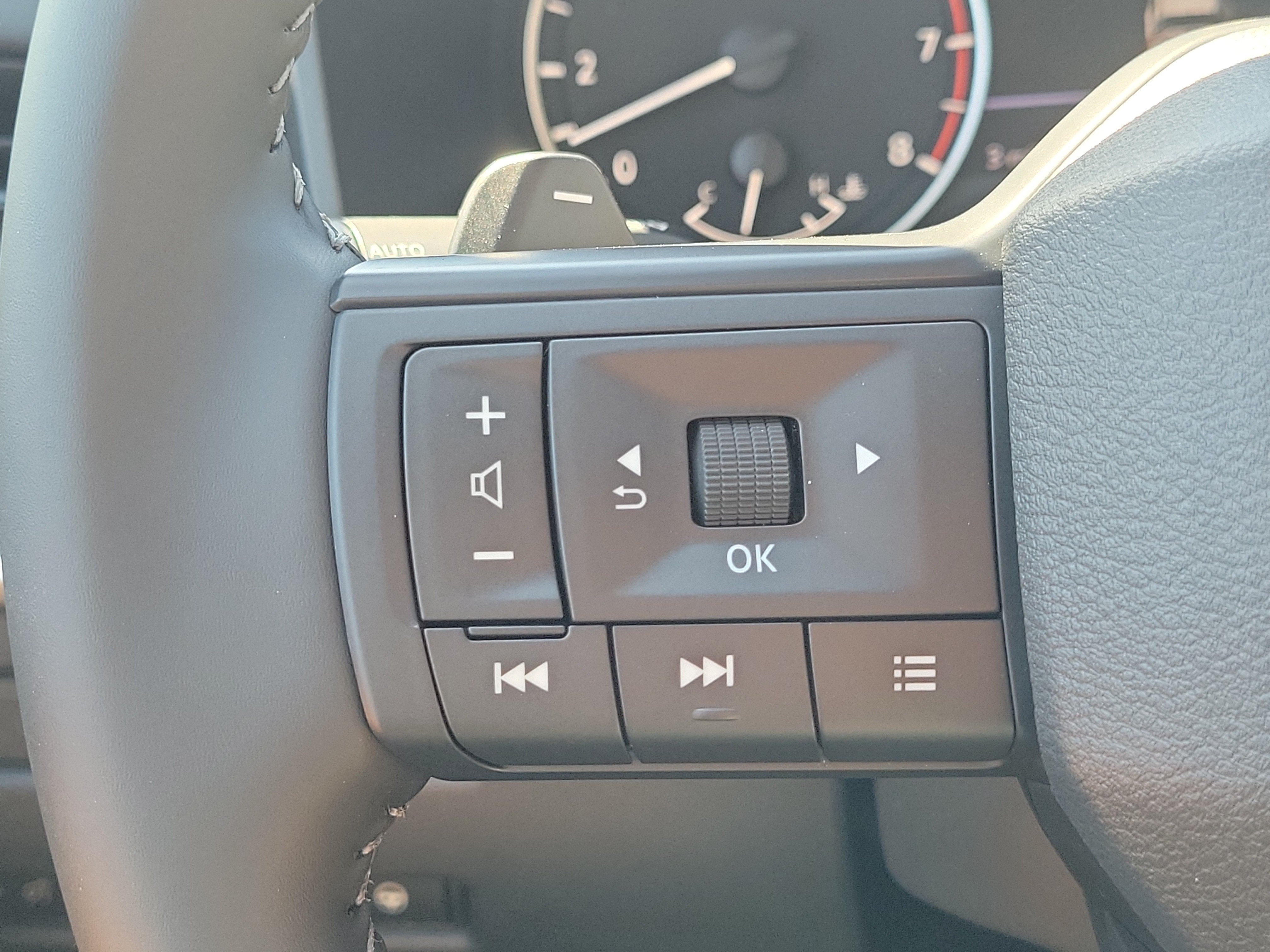 2027 Nissan Rogue SV