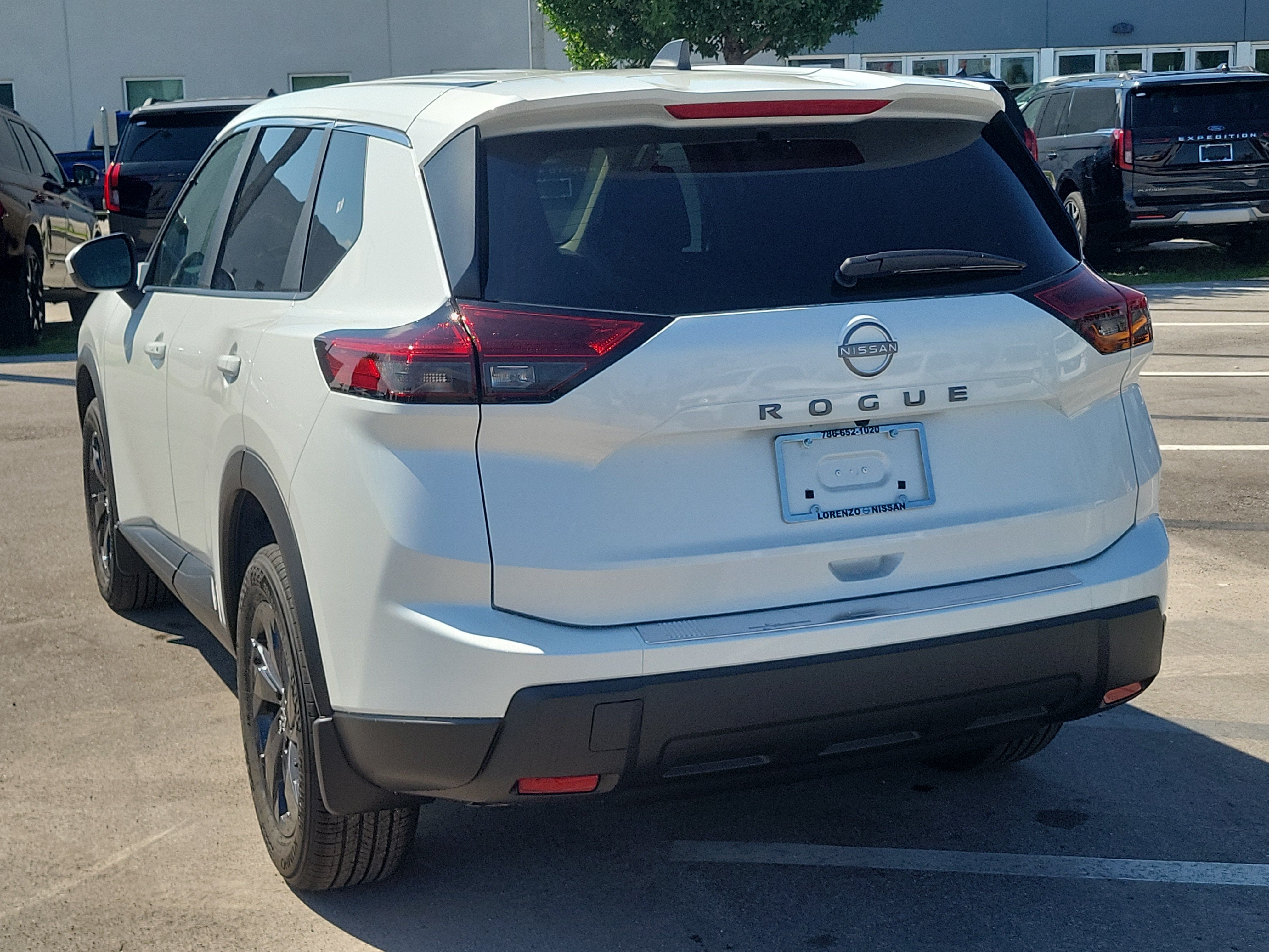 2027 Nissan Rogue SV