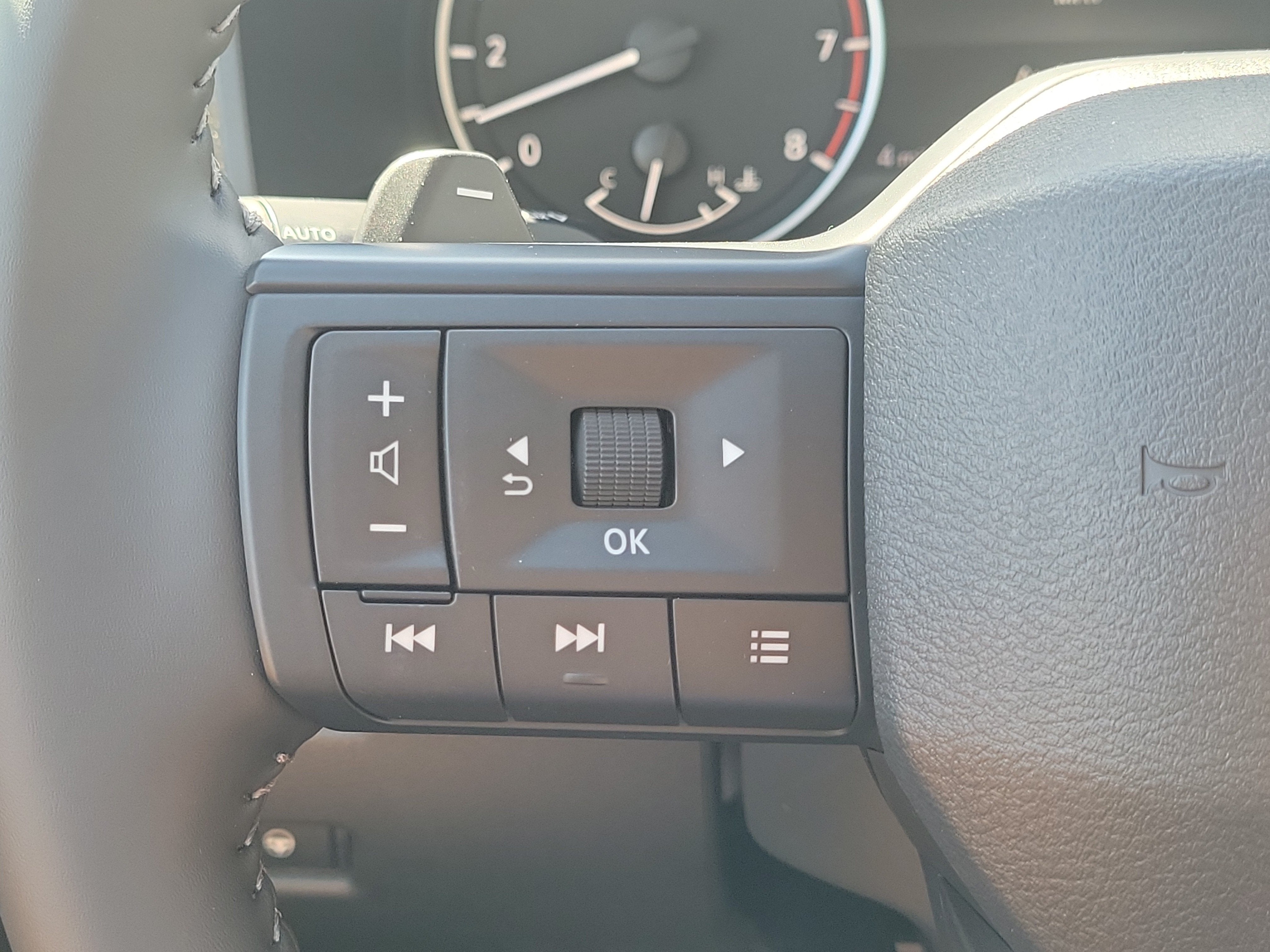 2027 Nissan Rogue SV