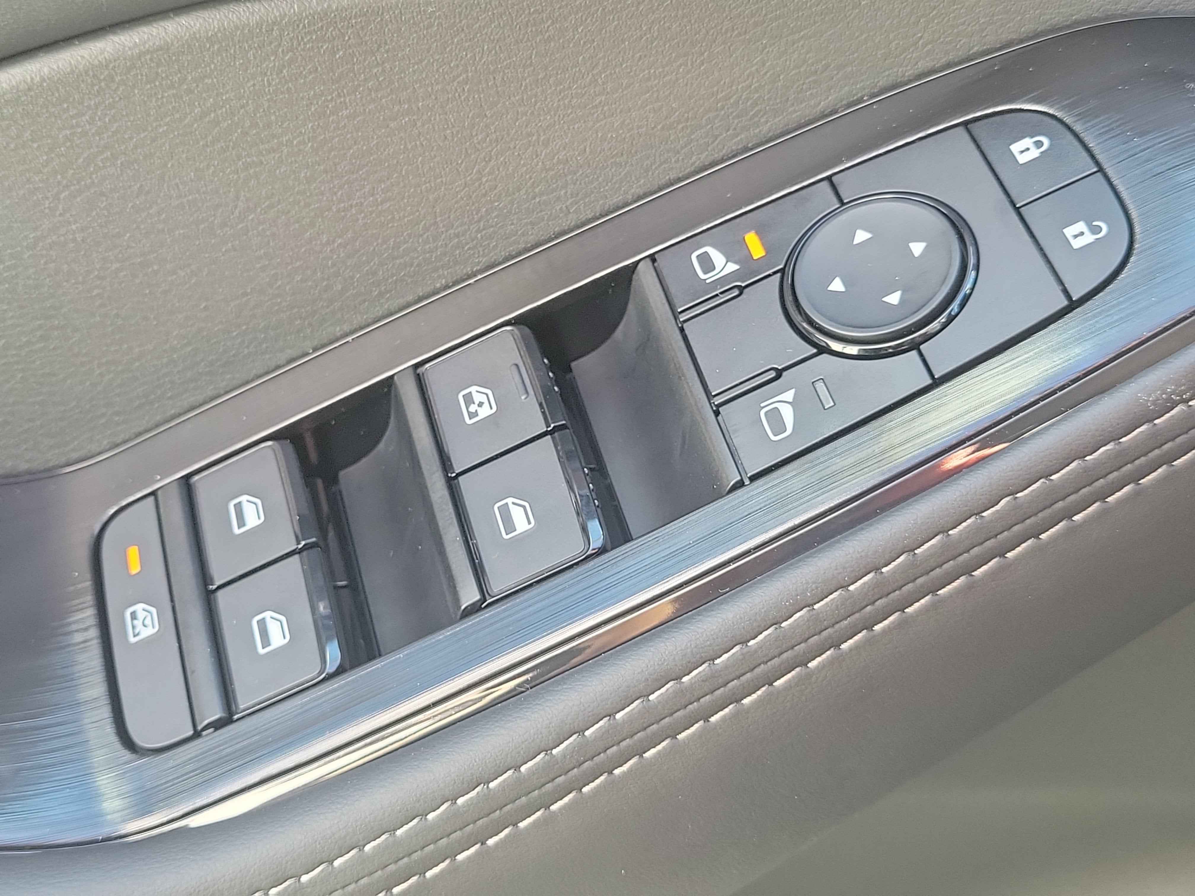 2027 Nissan Rogue SV