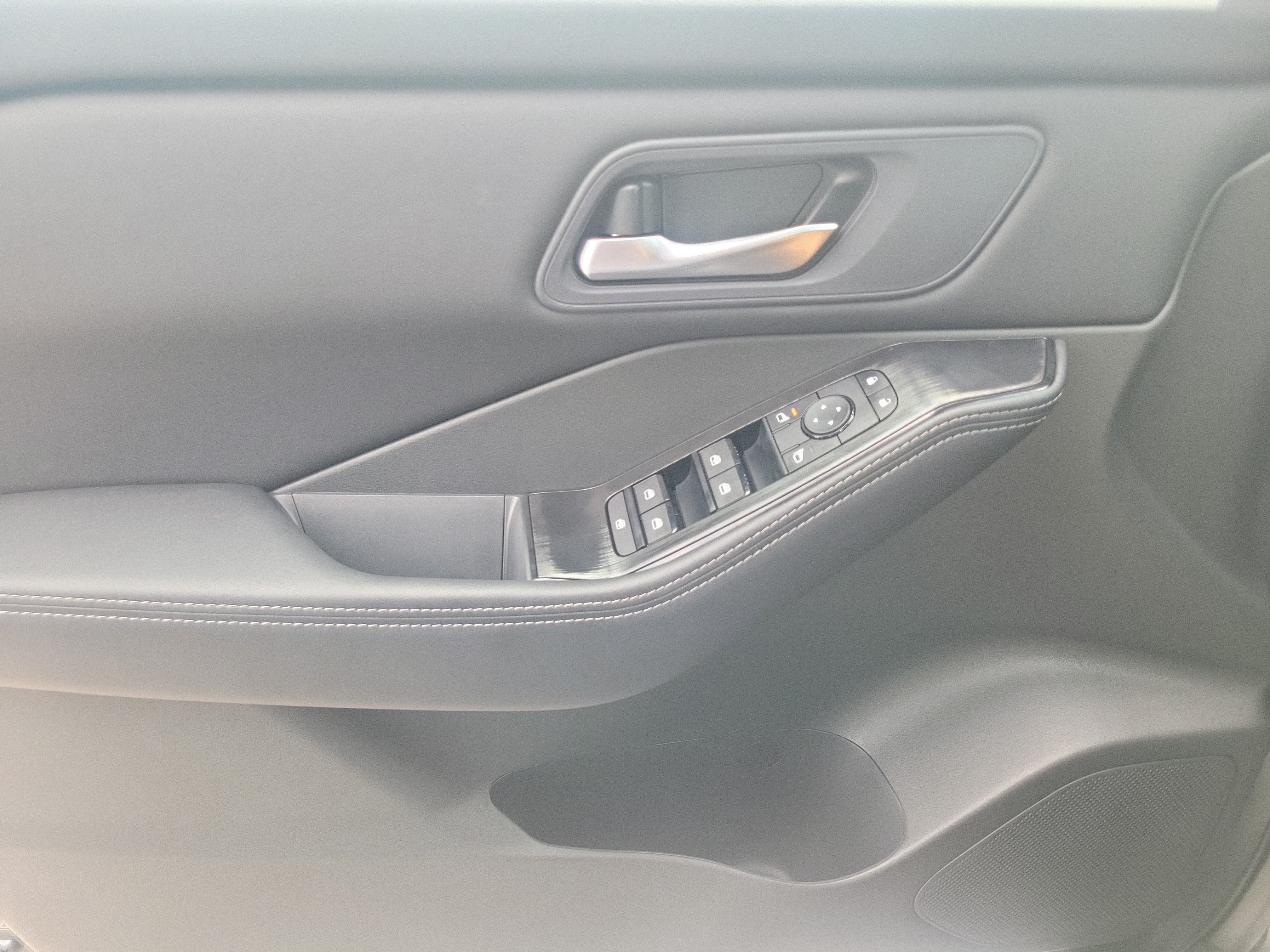 2027 Nissan Rogue SV