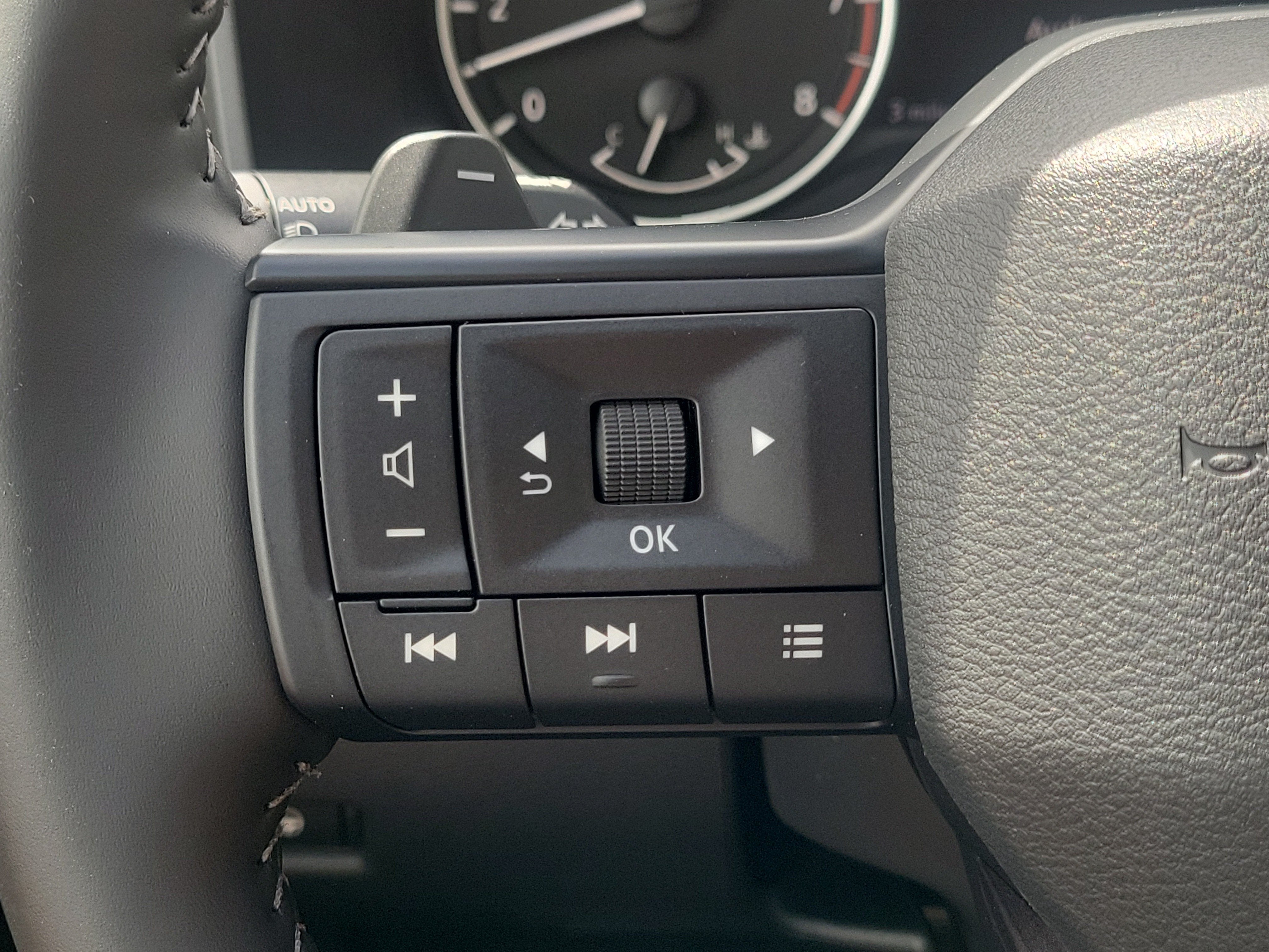 2027 Nissan Rogue SV