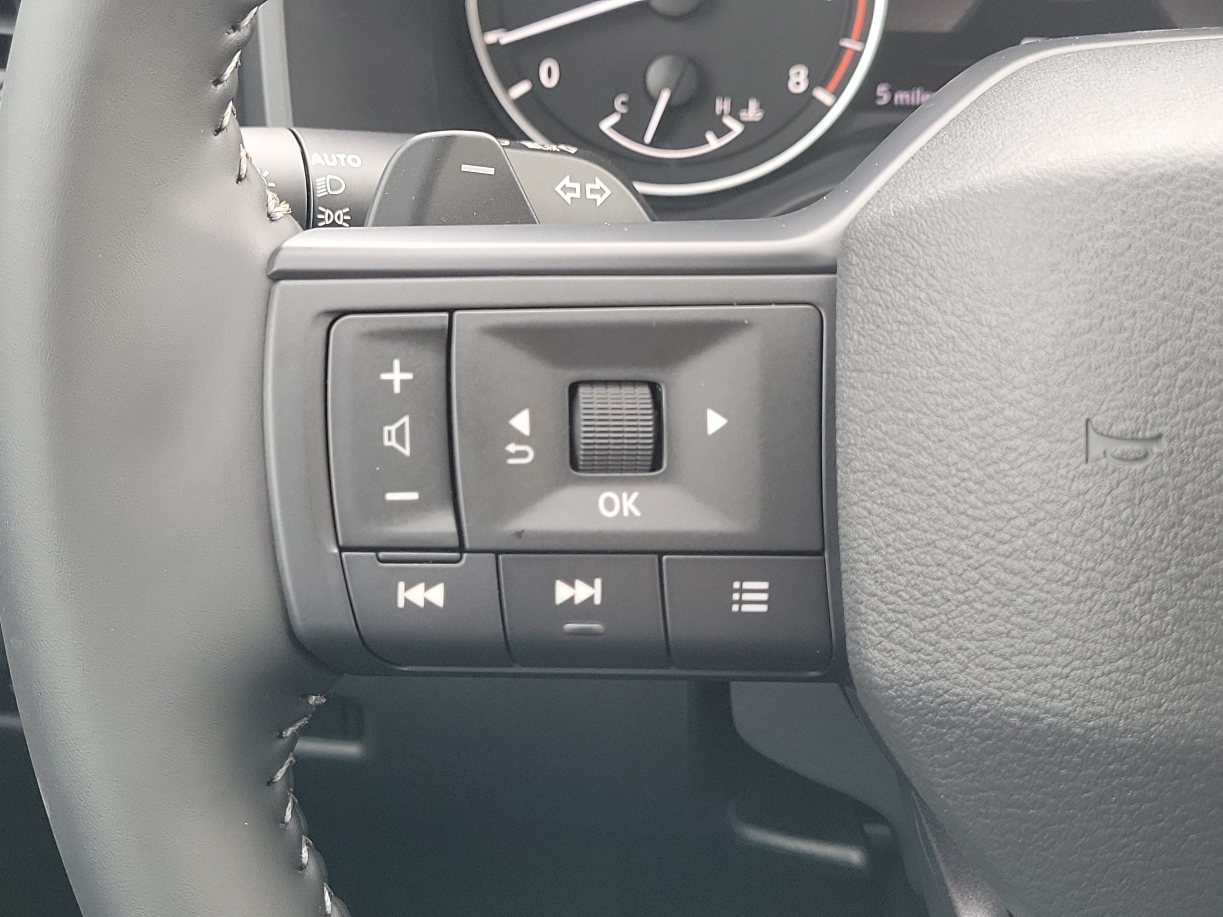 2027 Nissan Rogue SV