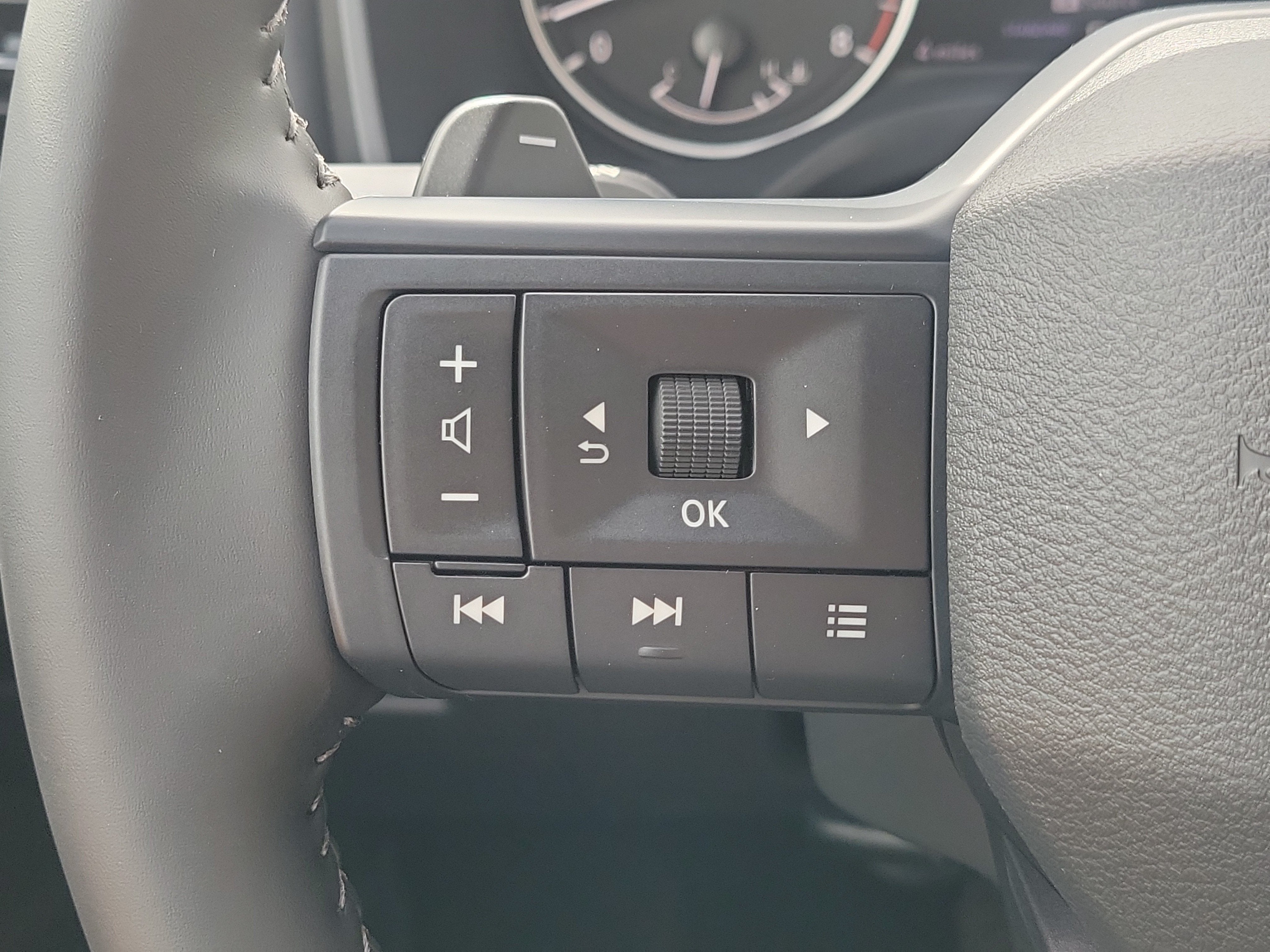 2027 Nissan Rogue SV