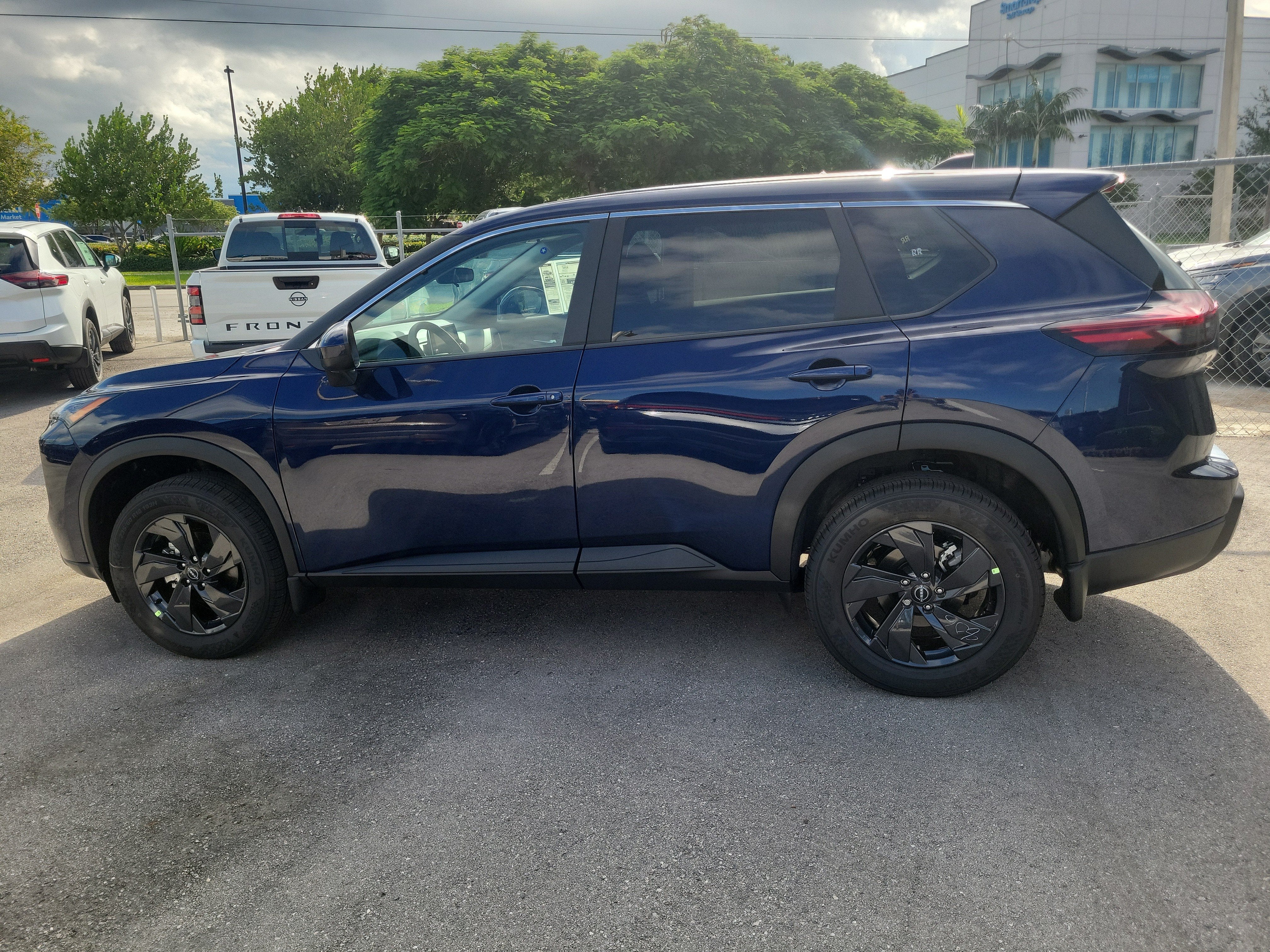 2027 Nissan Rogue SV