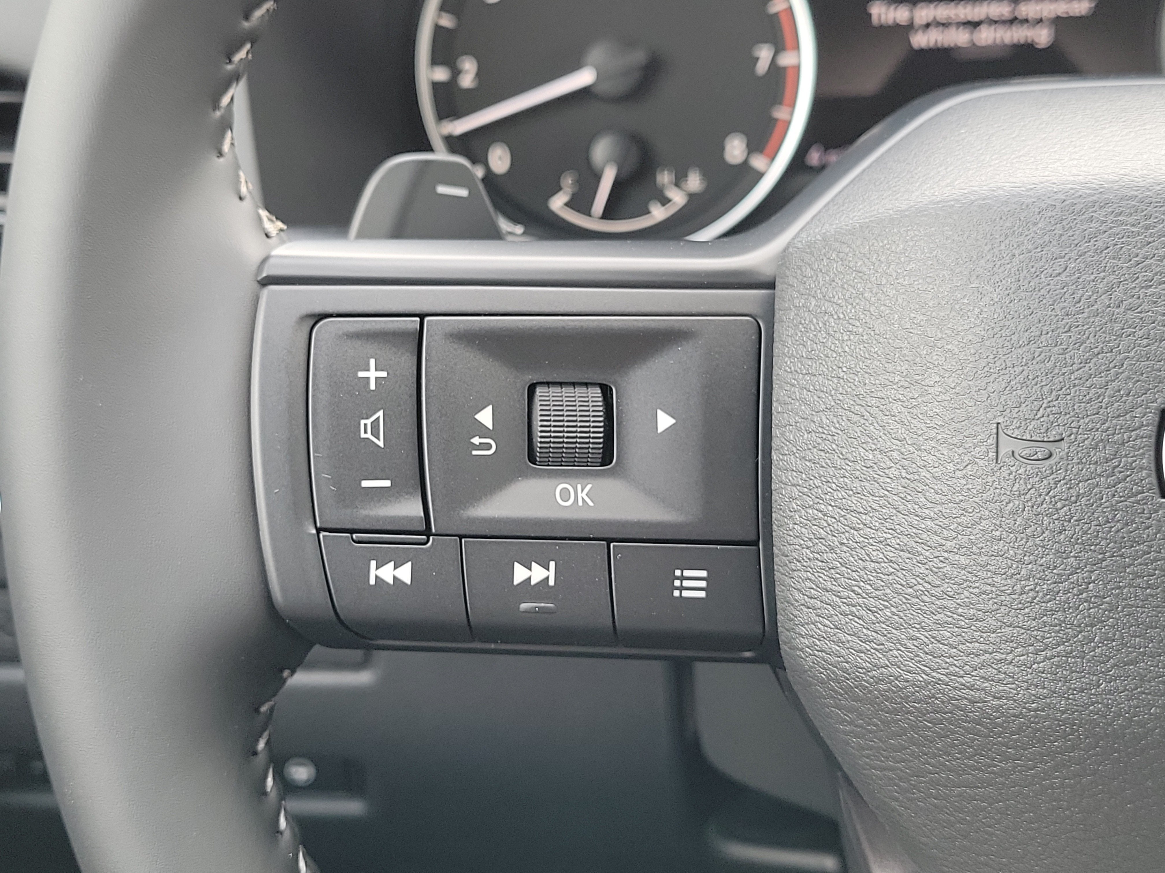 2027 Nissan Rogue SV