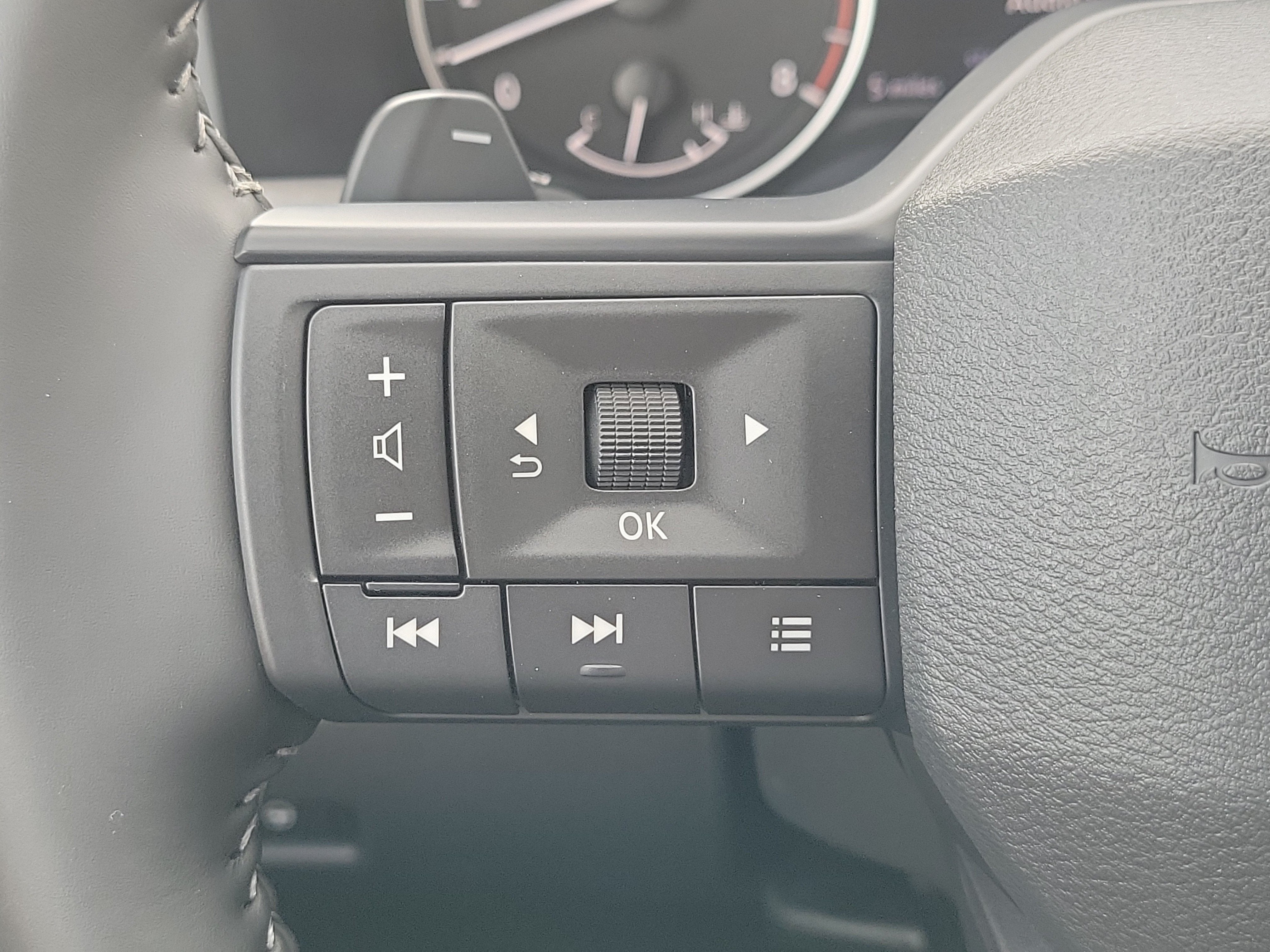2027 Nissan Rogue SV