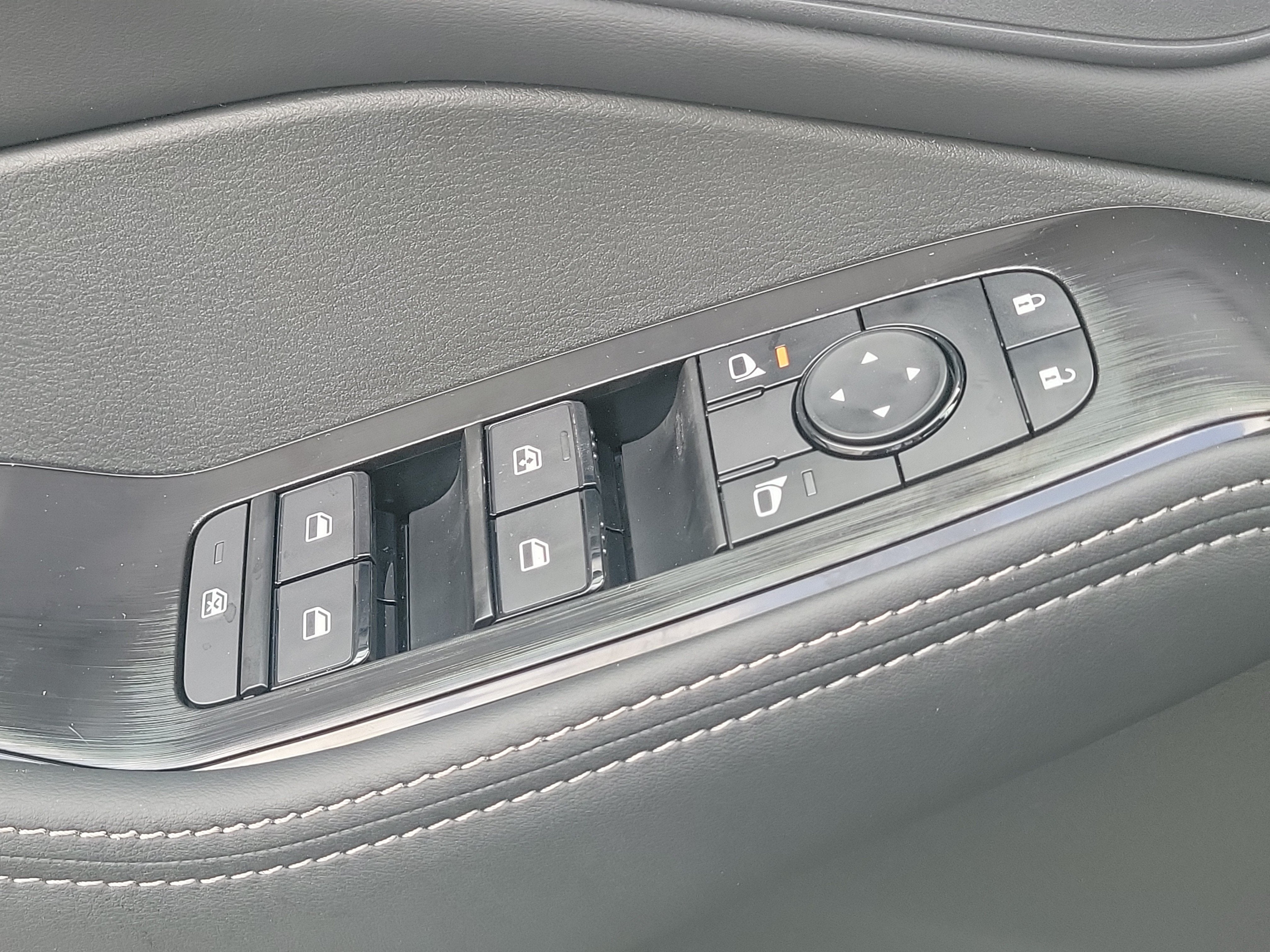 2027 Nissan Rogue SV