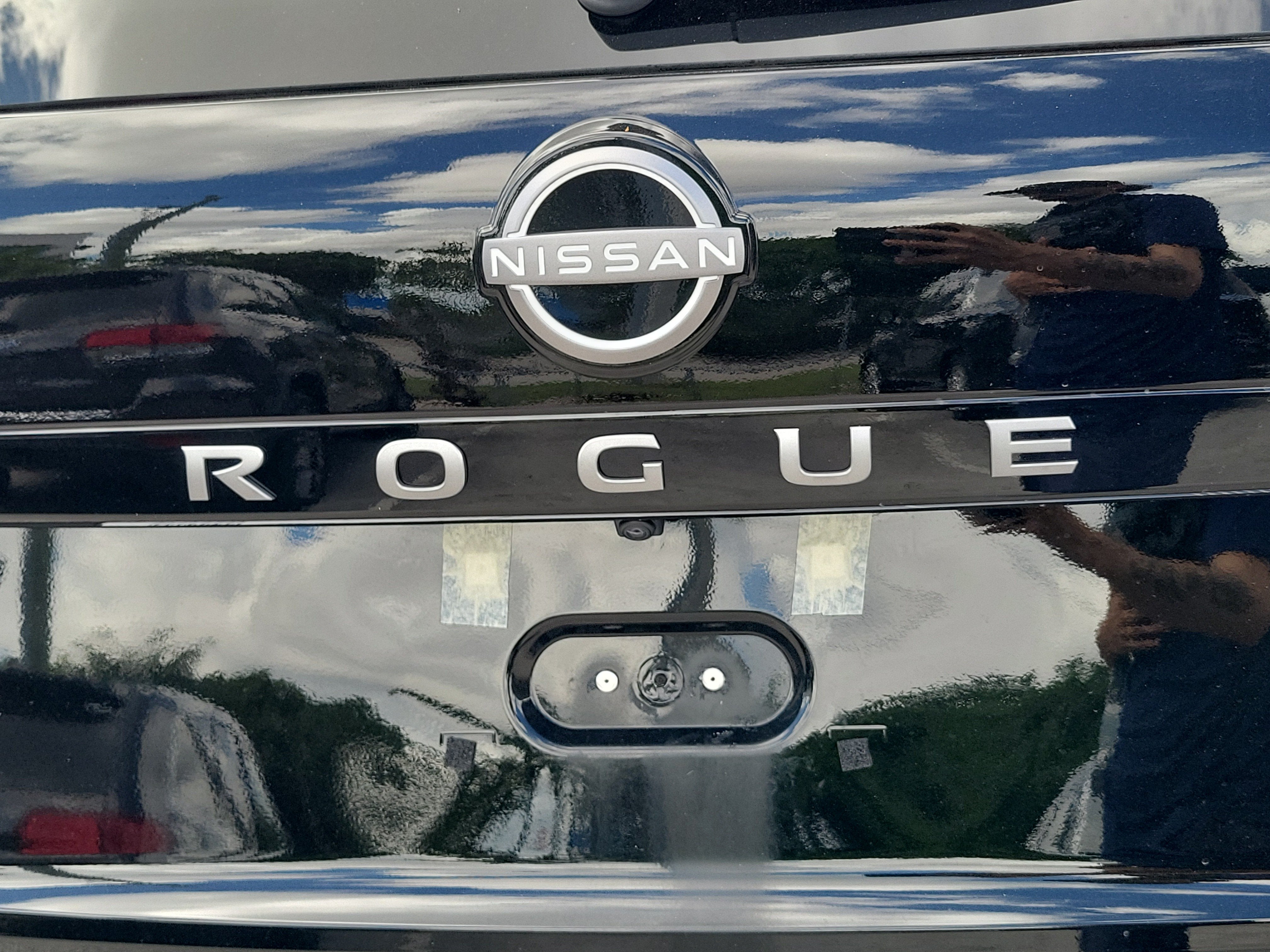 2027 Nissan Rogue SV