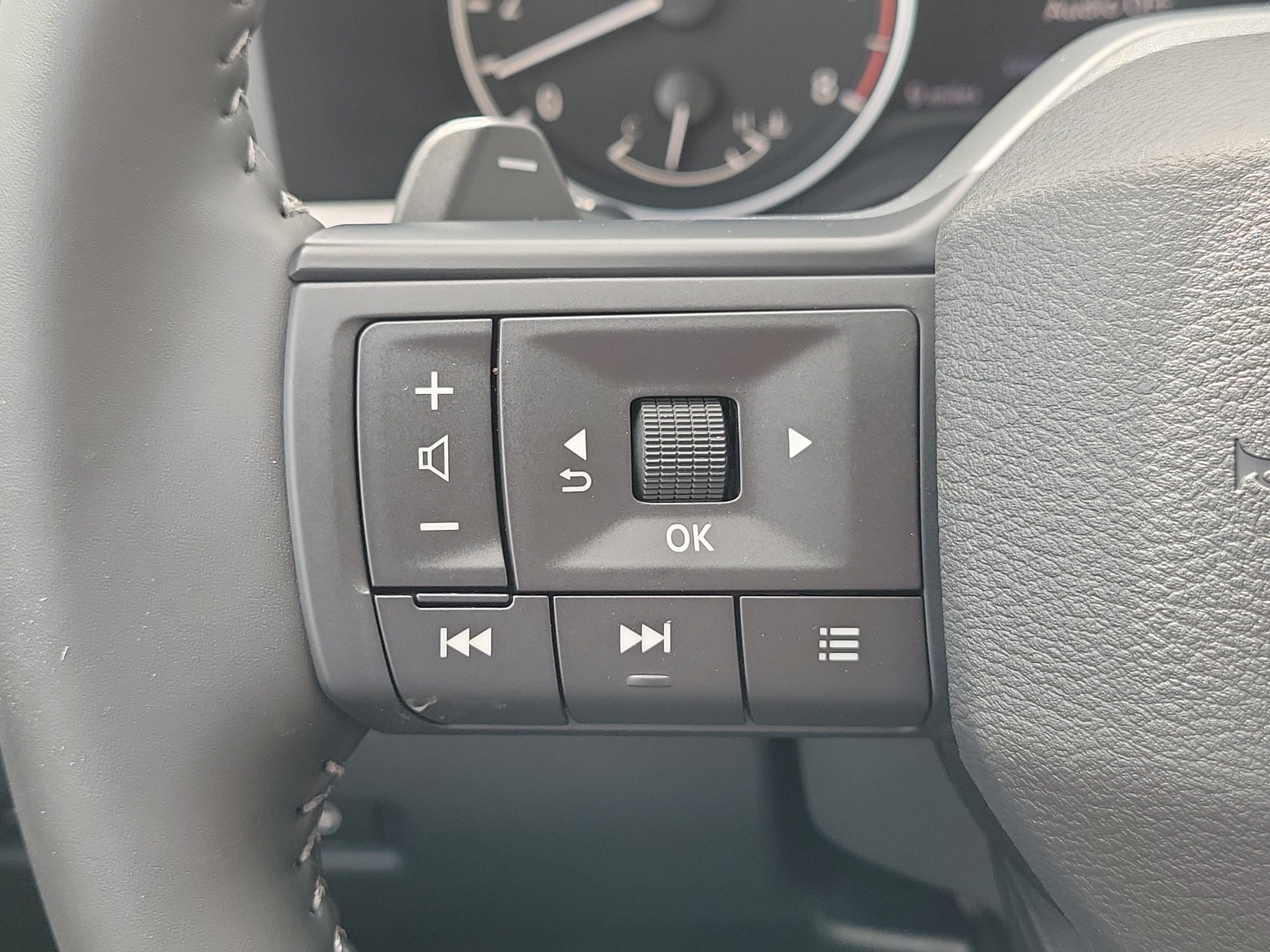2027 Nissan Rogue SV