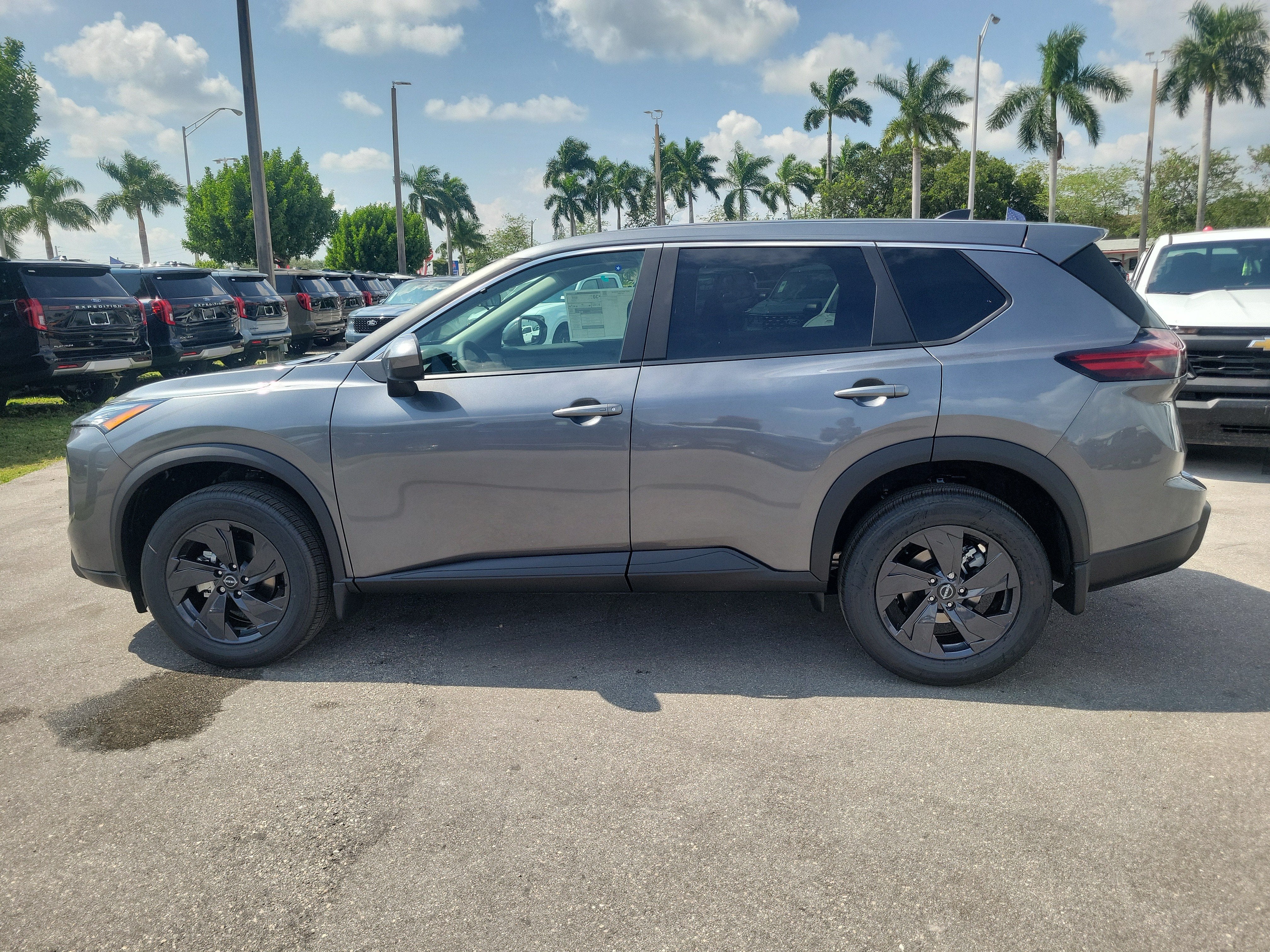 2027 Nissan Rogue SV