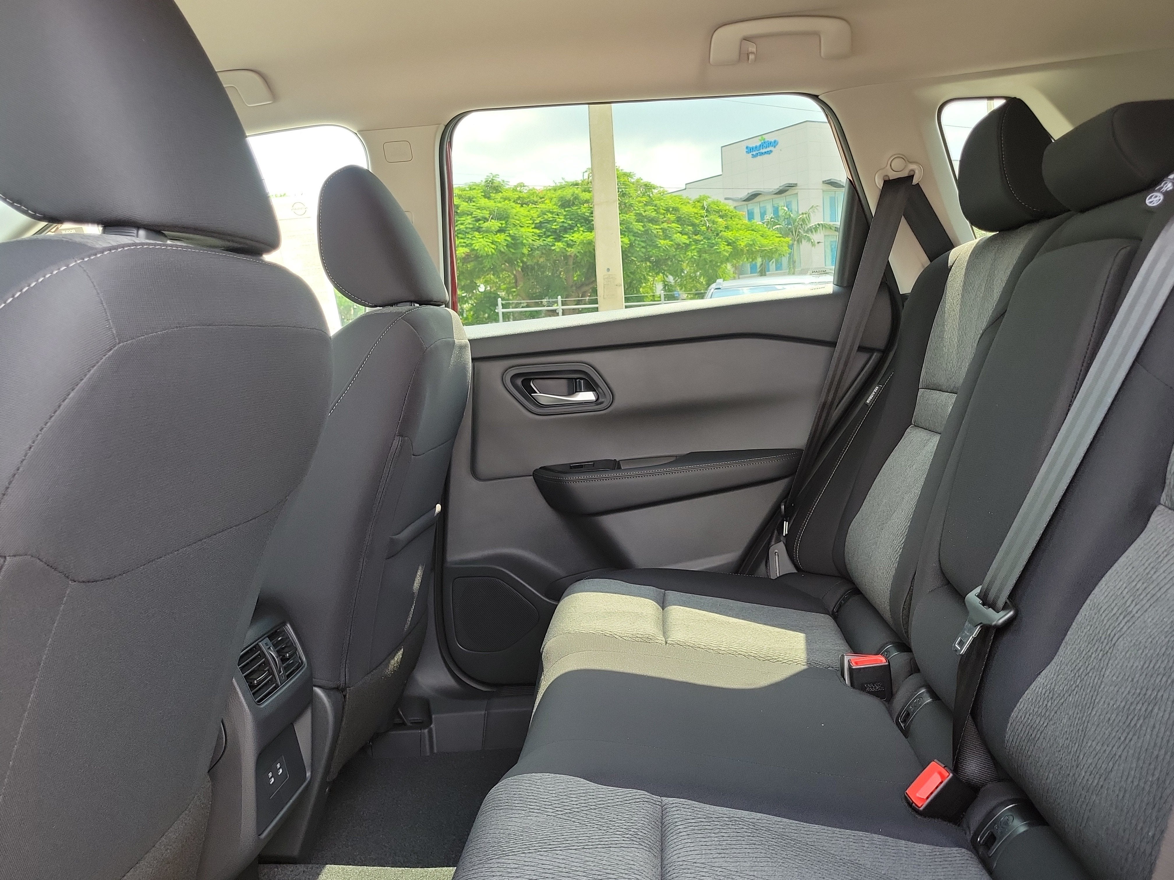 2027 Nissan Rogue SV