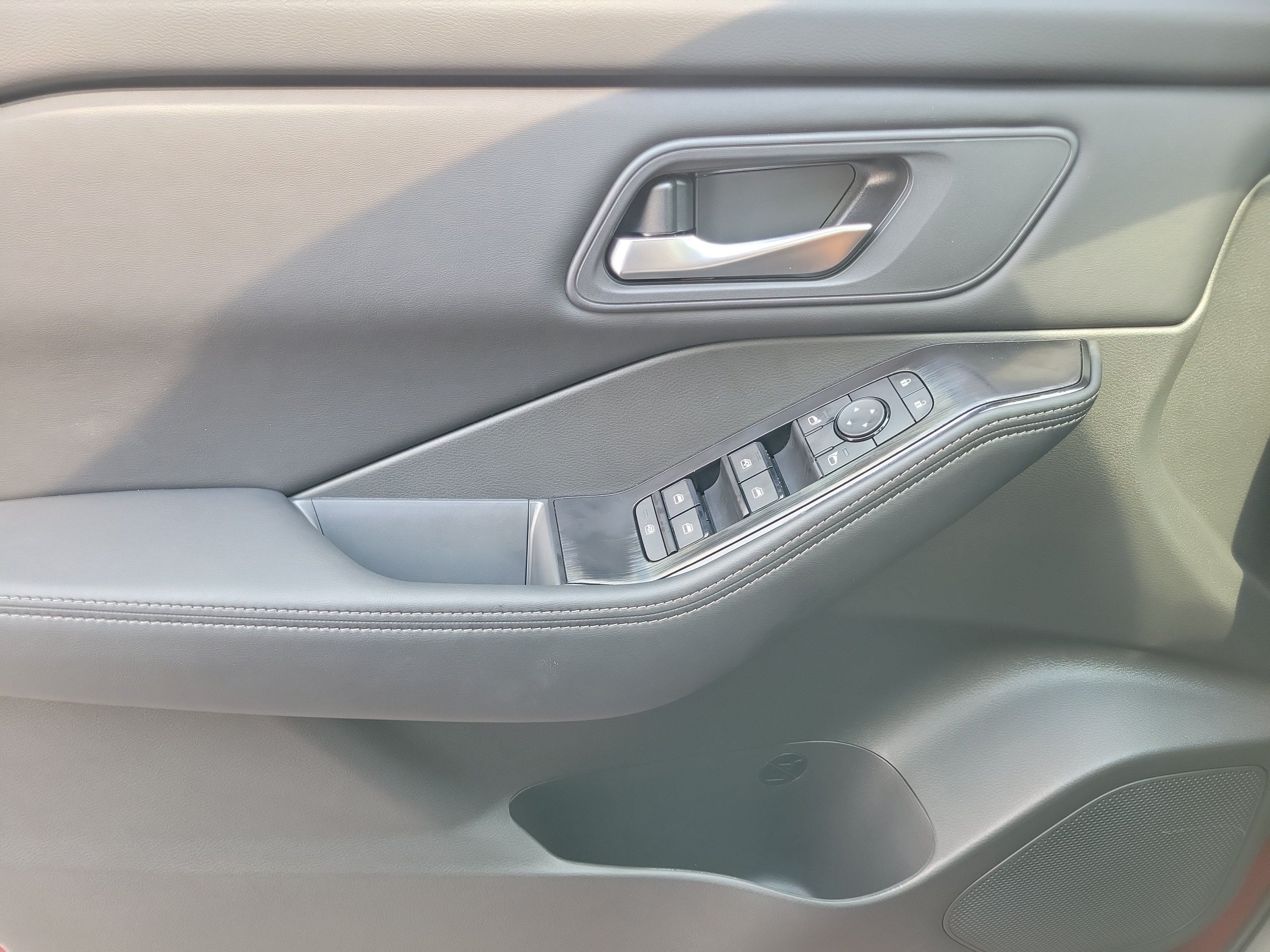2027 Nissan Rogue SV