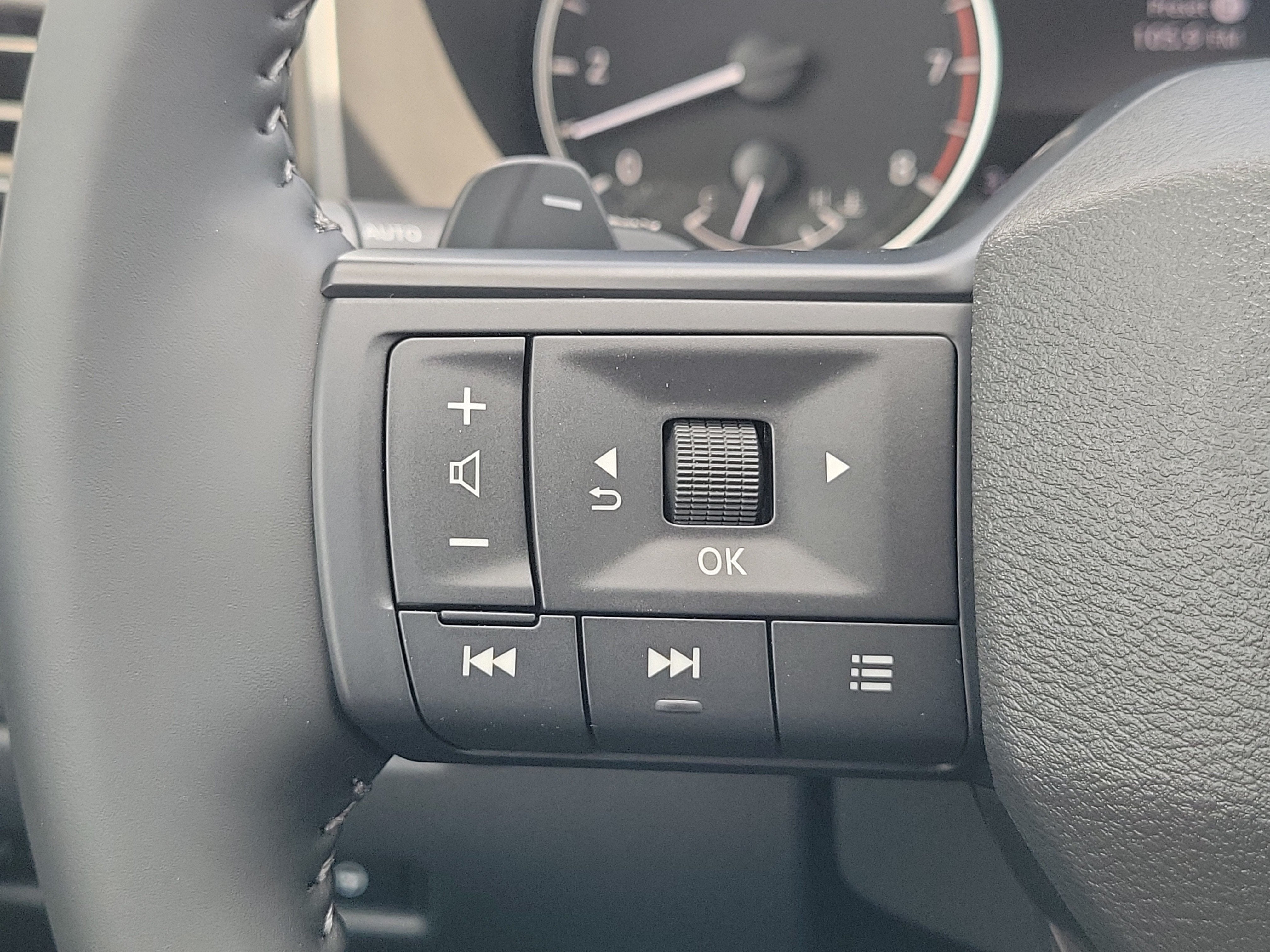2027 Nissan Rogue SV