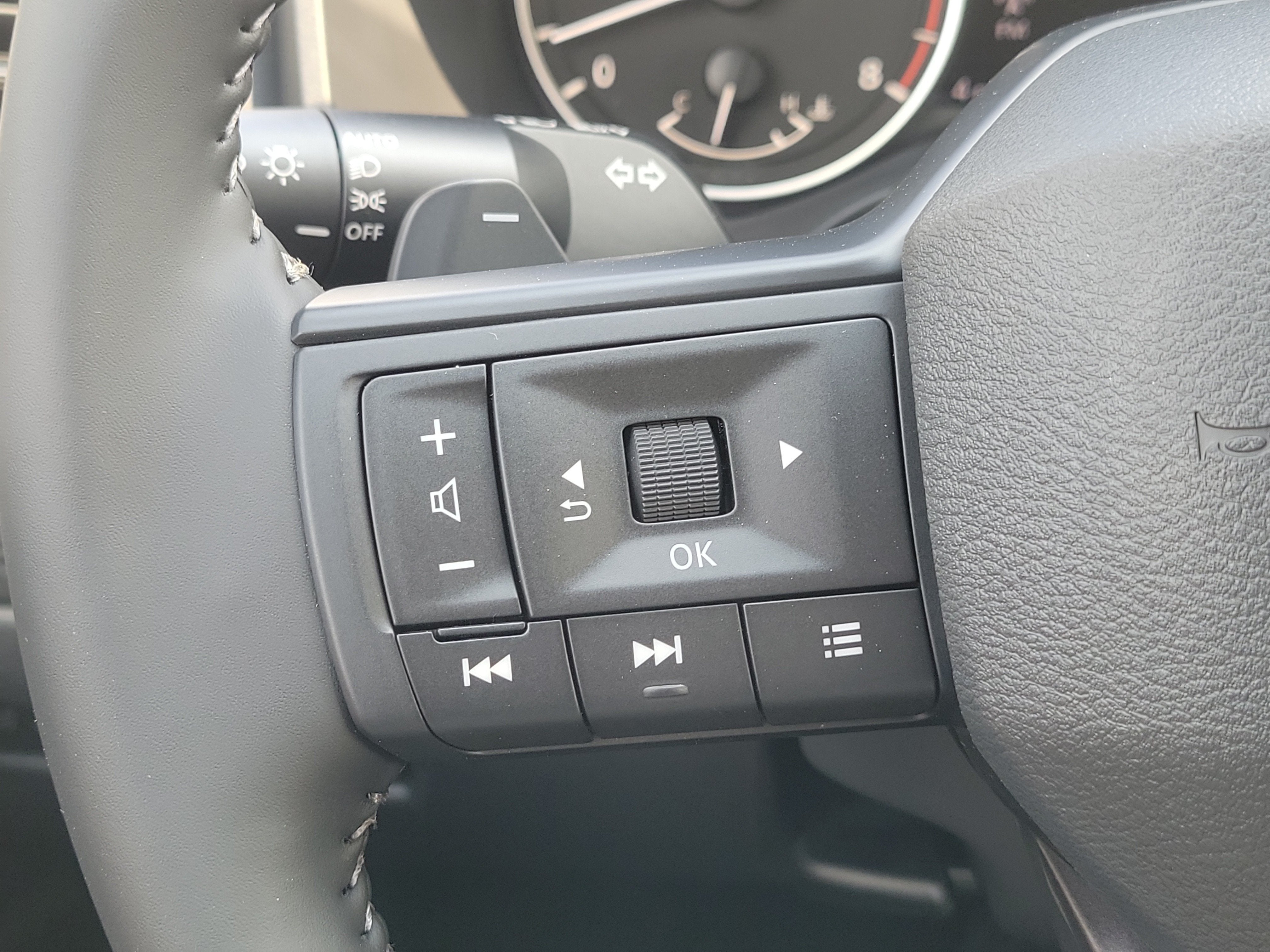 2027 Nissan Rogue SV