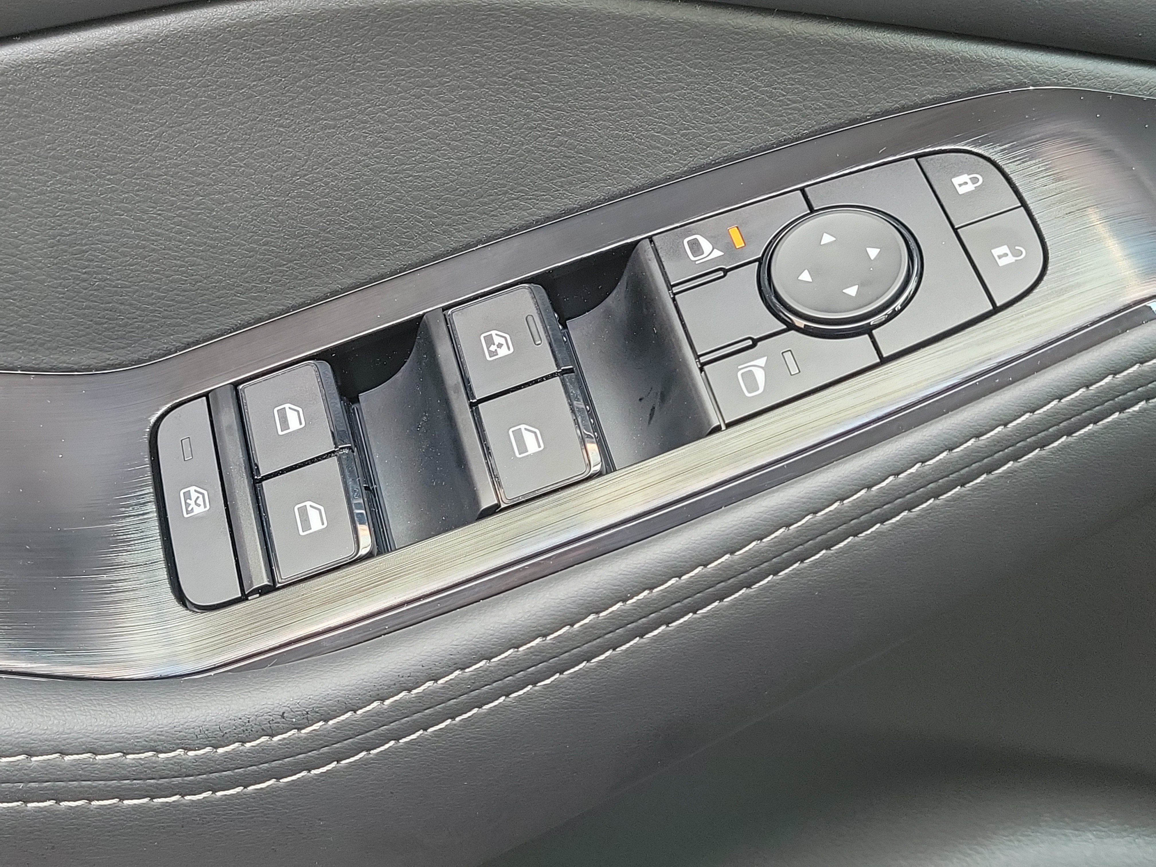 2027 Nissan Rogue SV