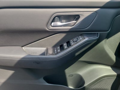 2027 Nissan Rogue SV