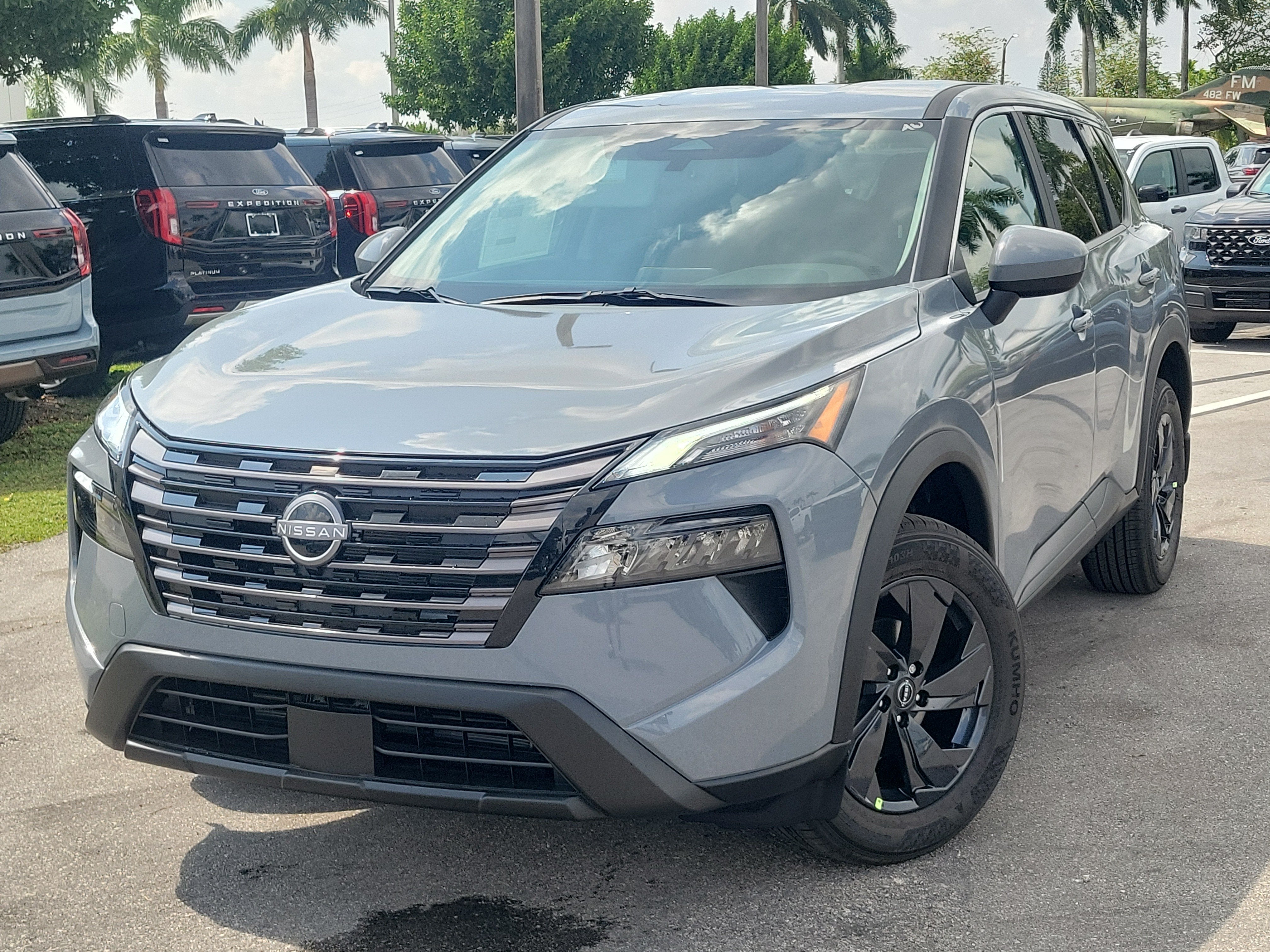 2027 Nissan Rogue SV